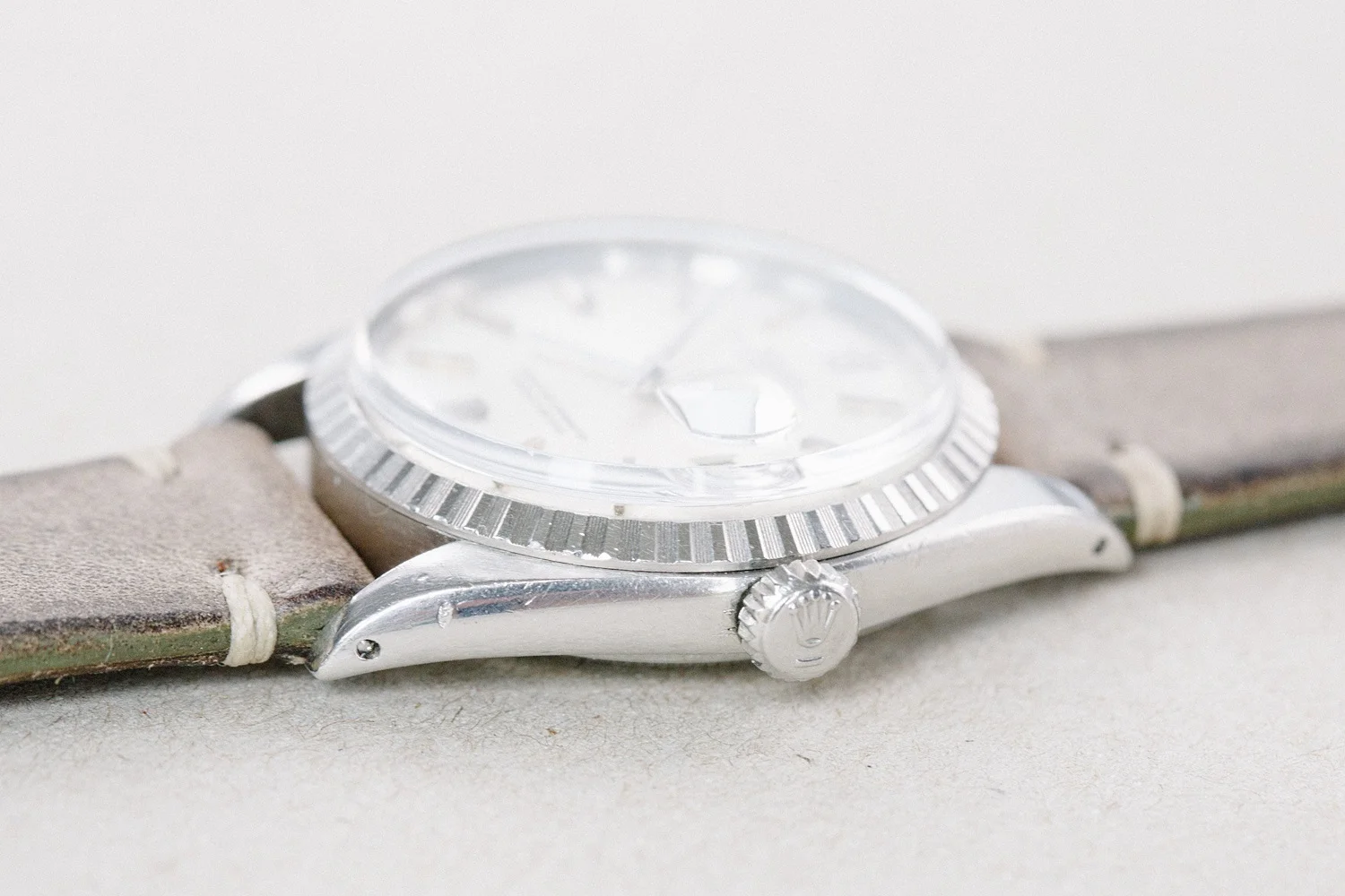 Rolex_1603_Datejust_Silver_Taupe_Strap_1973_4.jpg