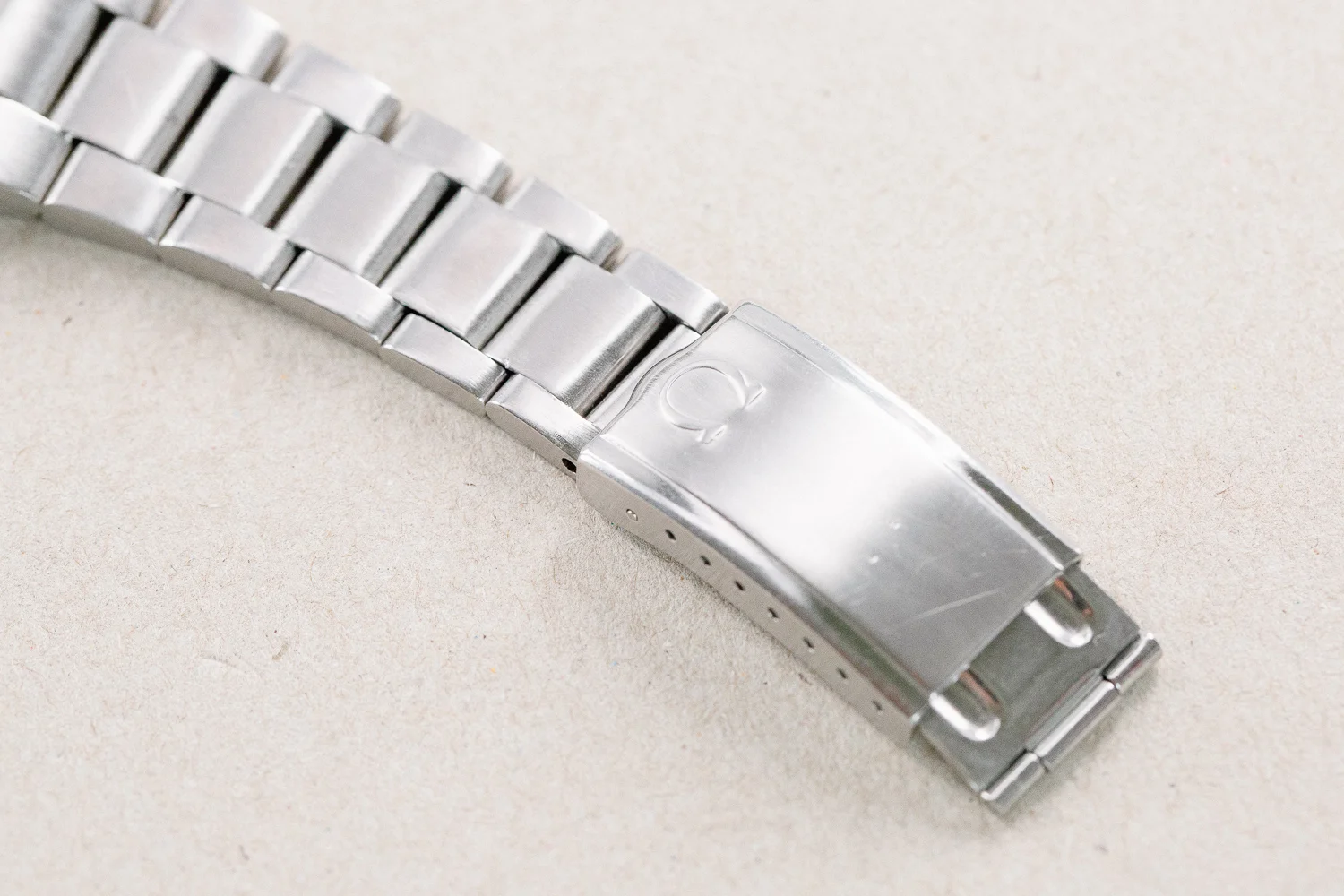 Omega_Seamaster_Cosmic_2000_Steel_Bracelet_9.jpg