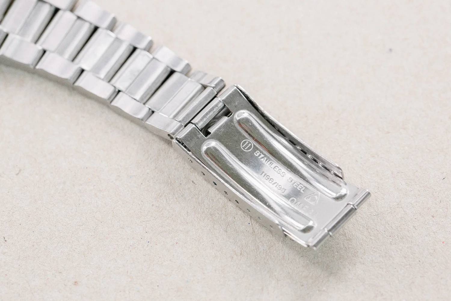 Omega_Seamaster_Cosmic_2000_Steel_Bracelet_10.jpg