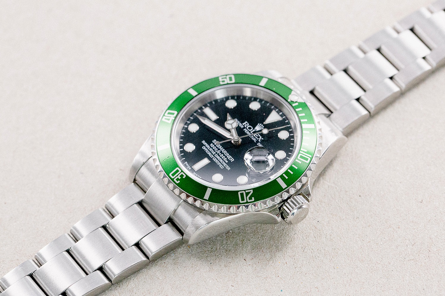 Rolex_16610LV_Submariner_Green_Bezel_Fat_Four_Box_Booklets_14.jpg