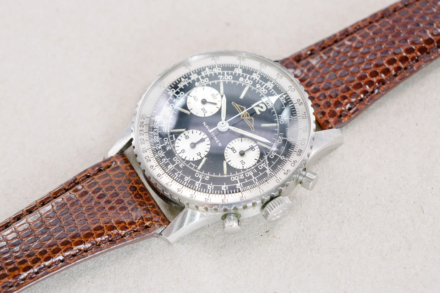Breitling_806_Navitimer_AOPA_Gold_Printed_6465_15.jpg