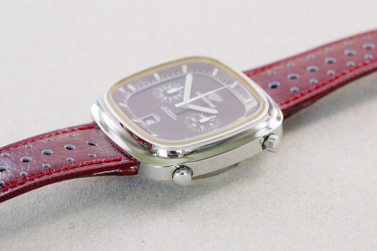 Heuer_Silverstone_Burgundy_Red_Rodania_NSA_Vintage_4.jpg