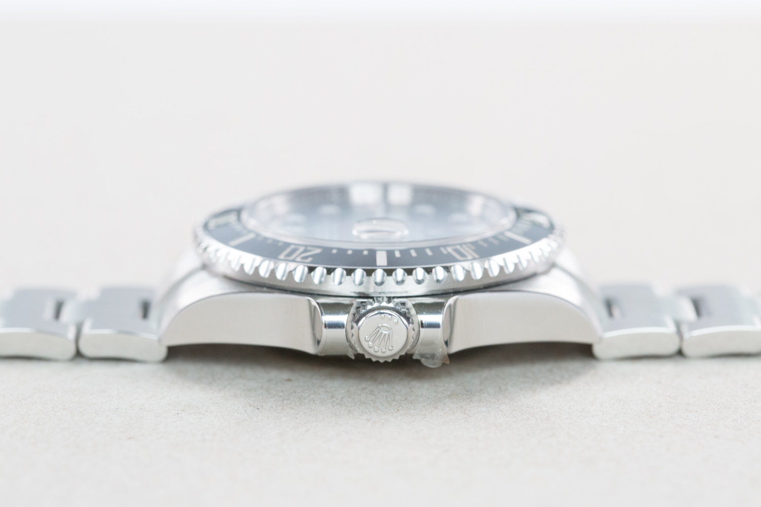 Rolex_126600_Sea-dweller_Red_Box_Papers_2018_5.jpg