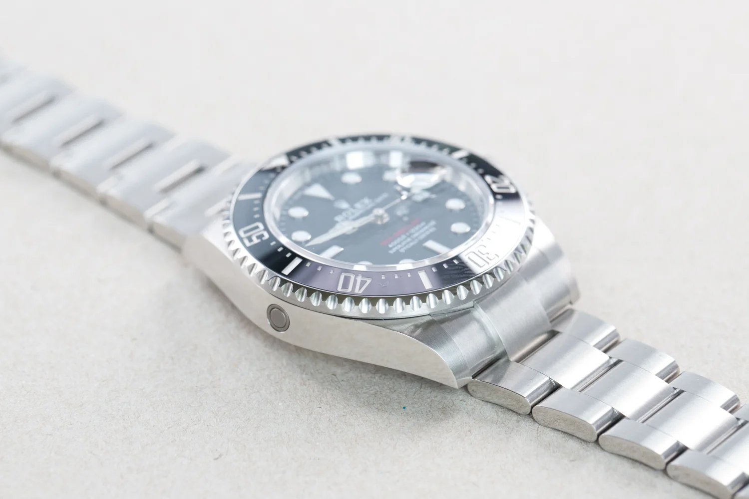 Rolex_126600_Sea-dweller_Red_Box_Papers_2018_7.jpg