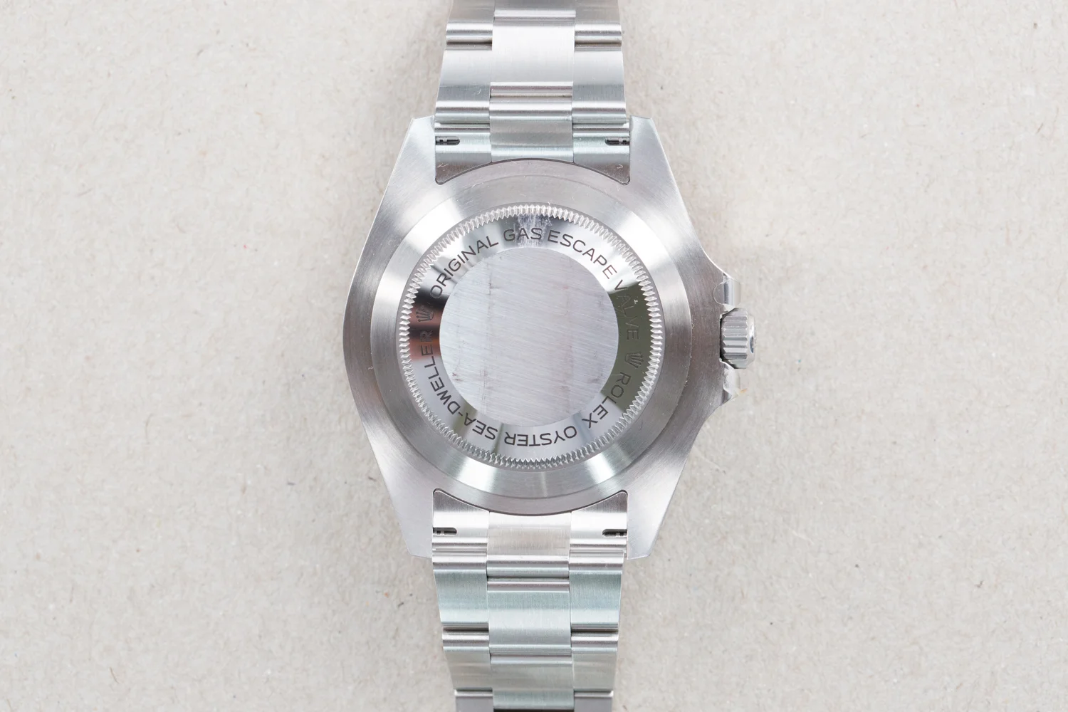 Rolex_126600_Sea-dweller_Red_Box_Papers_2018_8.jpg