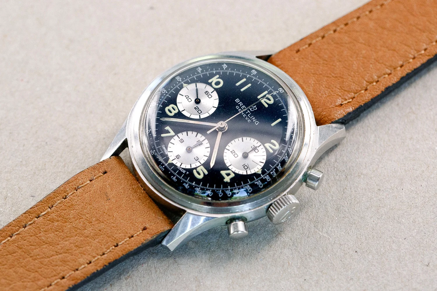 Breitling_765_Premier_Reverse_Panda_1966_18.jpg