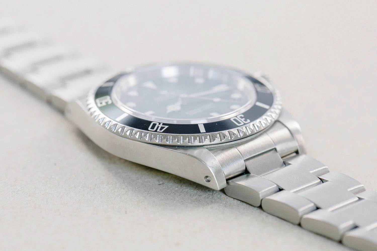 Rolex_Submariner_14060m_Non_Date_2_line_Y_Papers_7.jpg