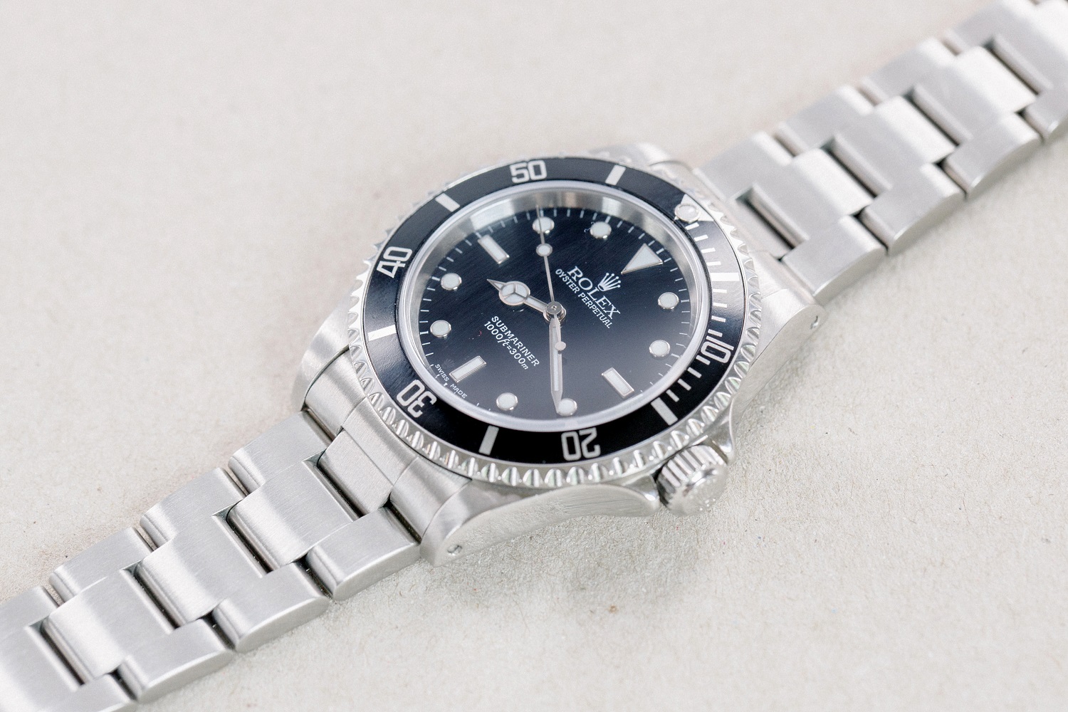 Rolex_Submariner_14060m_Non_Date_2_line_Y_Papers_16.jpg