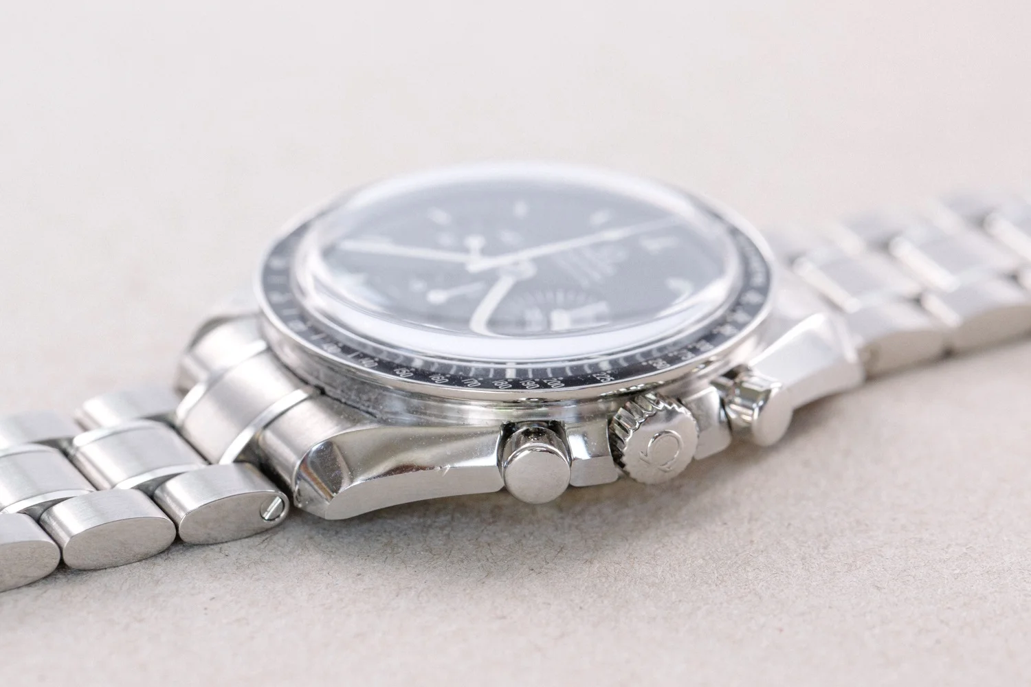 Omega_Speedmaster_Moonwatch_2019_unworn_4.jpg