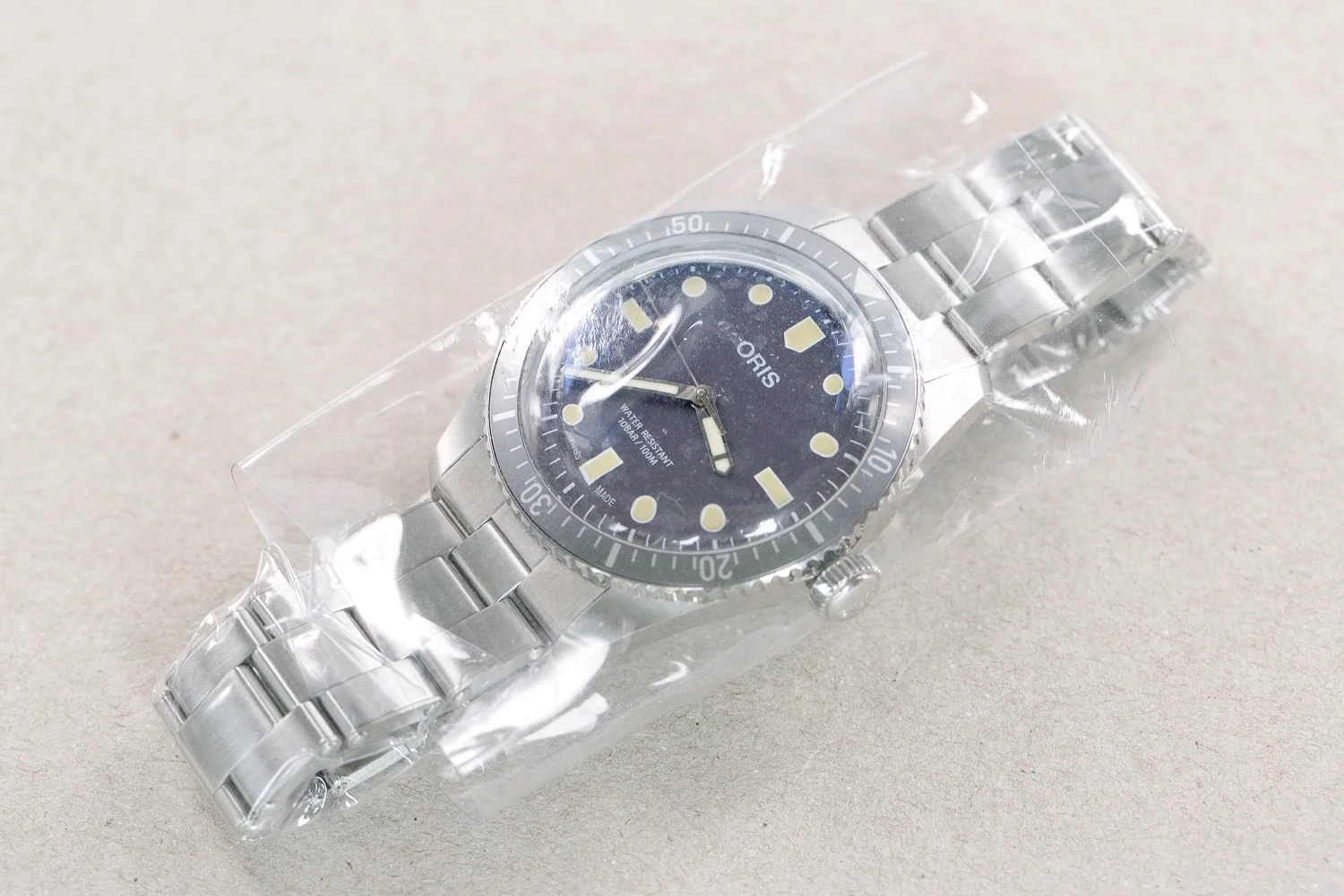 Oris_Diver_65_Hodinkee_Limited_Edition_New_13.jpg