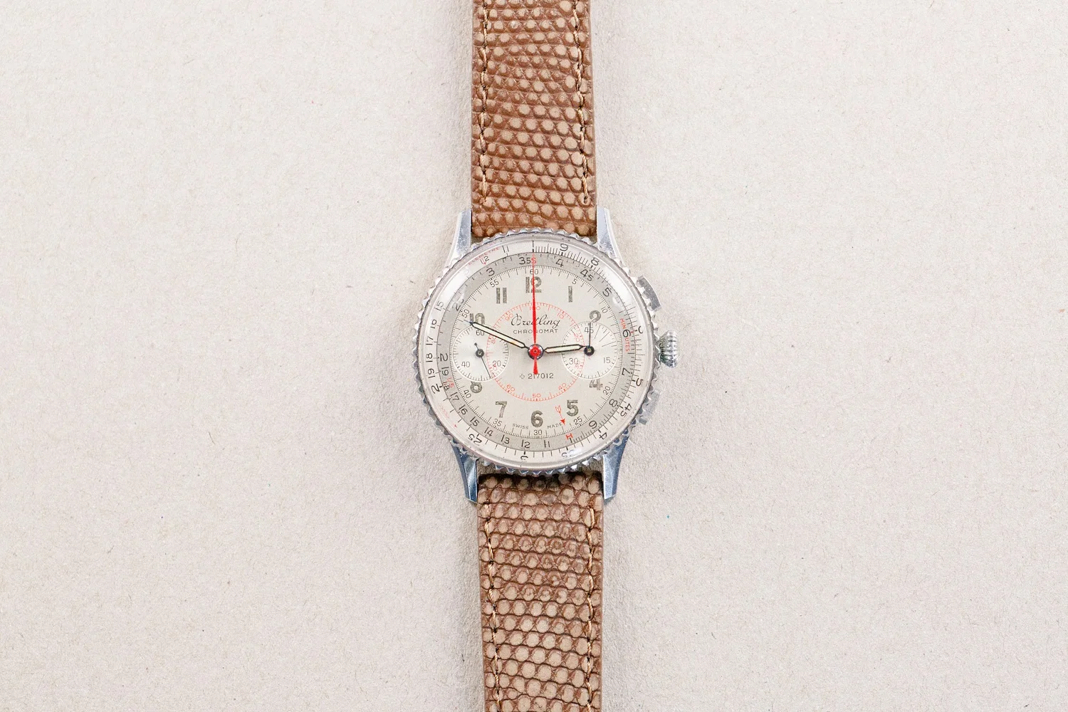 Breitling_Chronomat_769_Venus_175_1940s_1.jpg