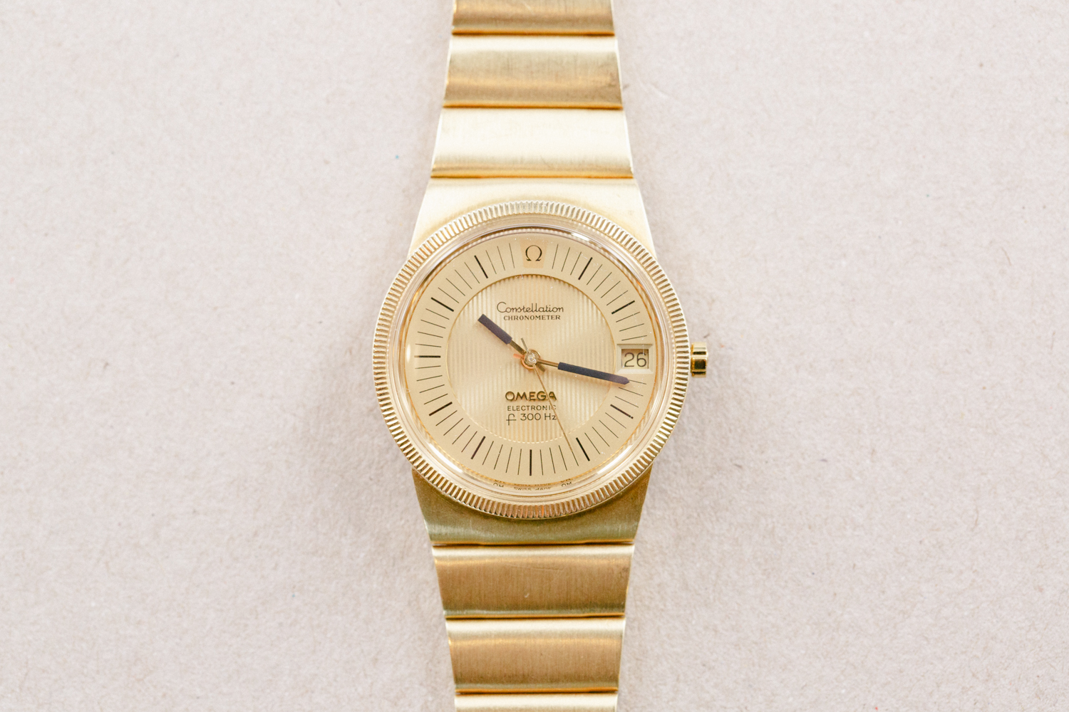 Omega_18ct_Constellation_F300hz_Bracelet_Box_1.jpg