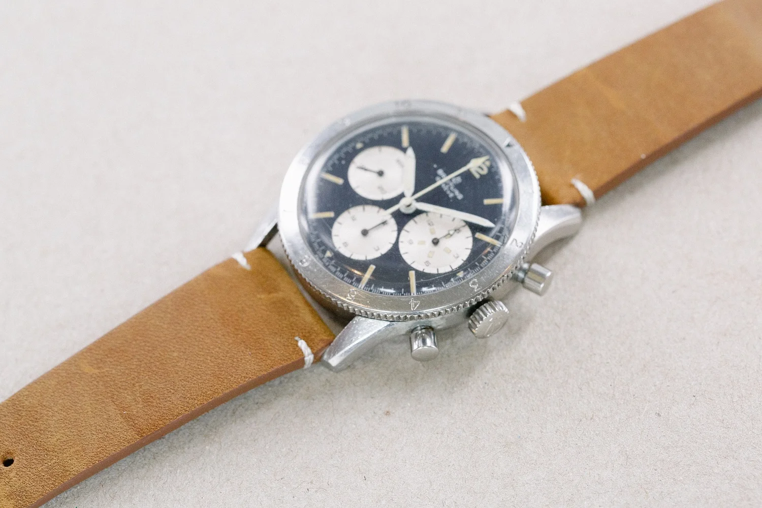 Breitling_AVI_765_Transitional_1964_4.jpg