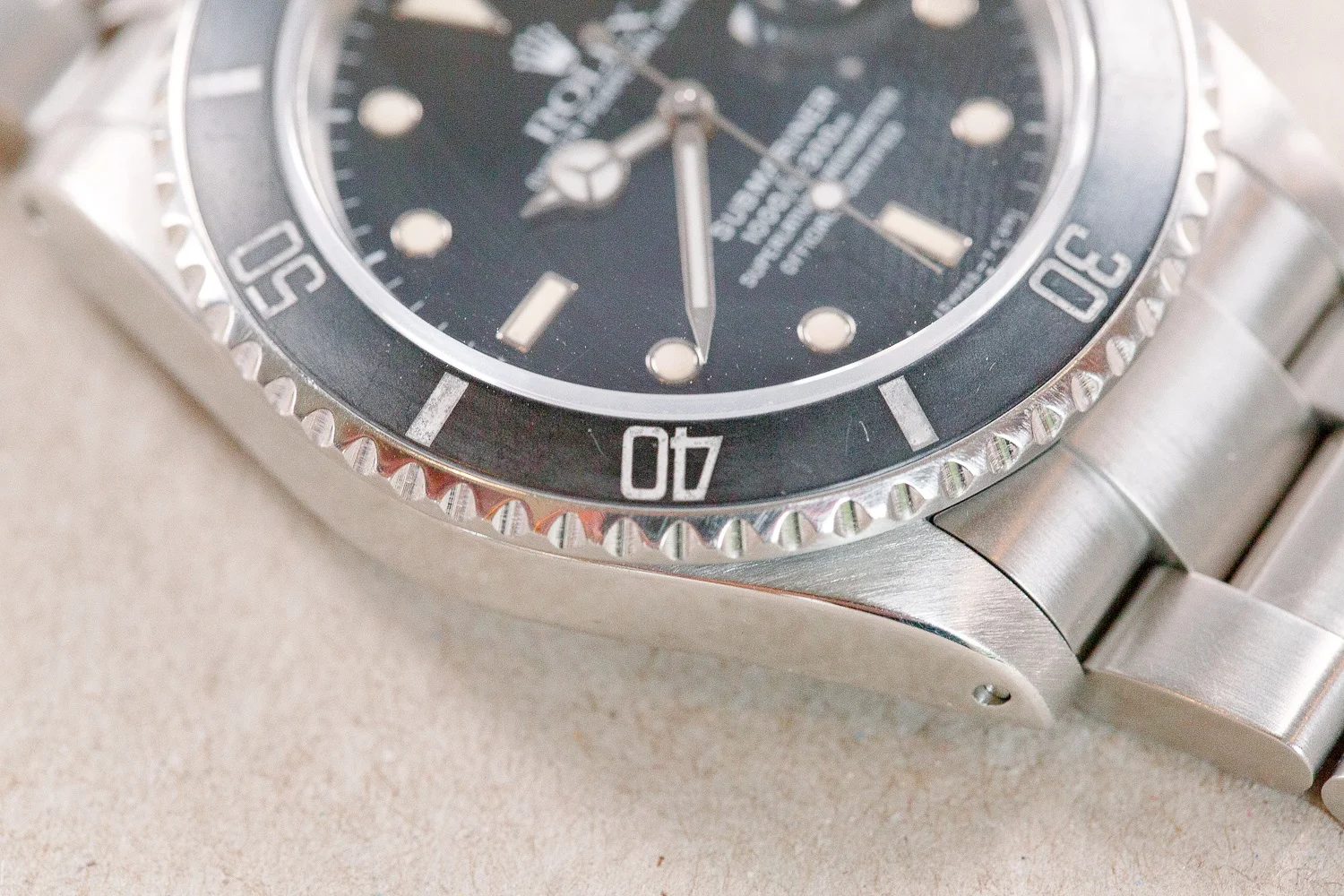Rolex_Submariner_Date_16610_Grey_Fade_1989_8.jpg