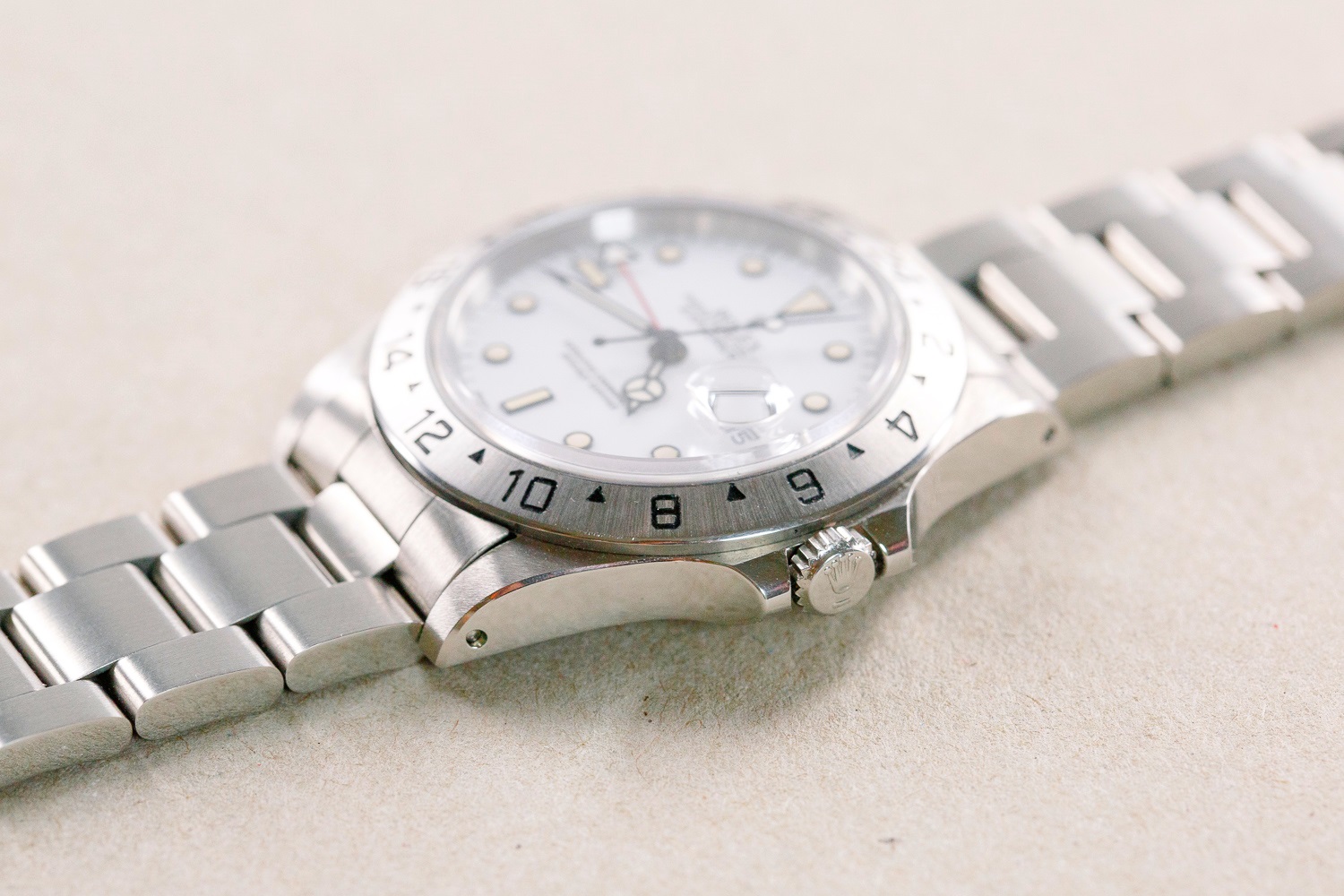 Rolex_Explorer_II_White_16570_Mk1_1989_Full_Set_3.jpg