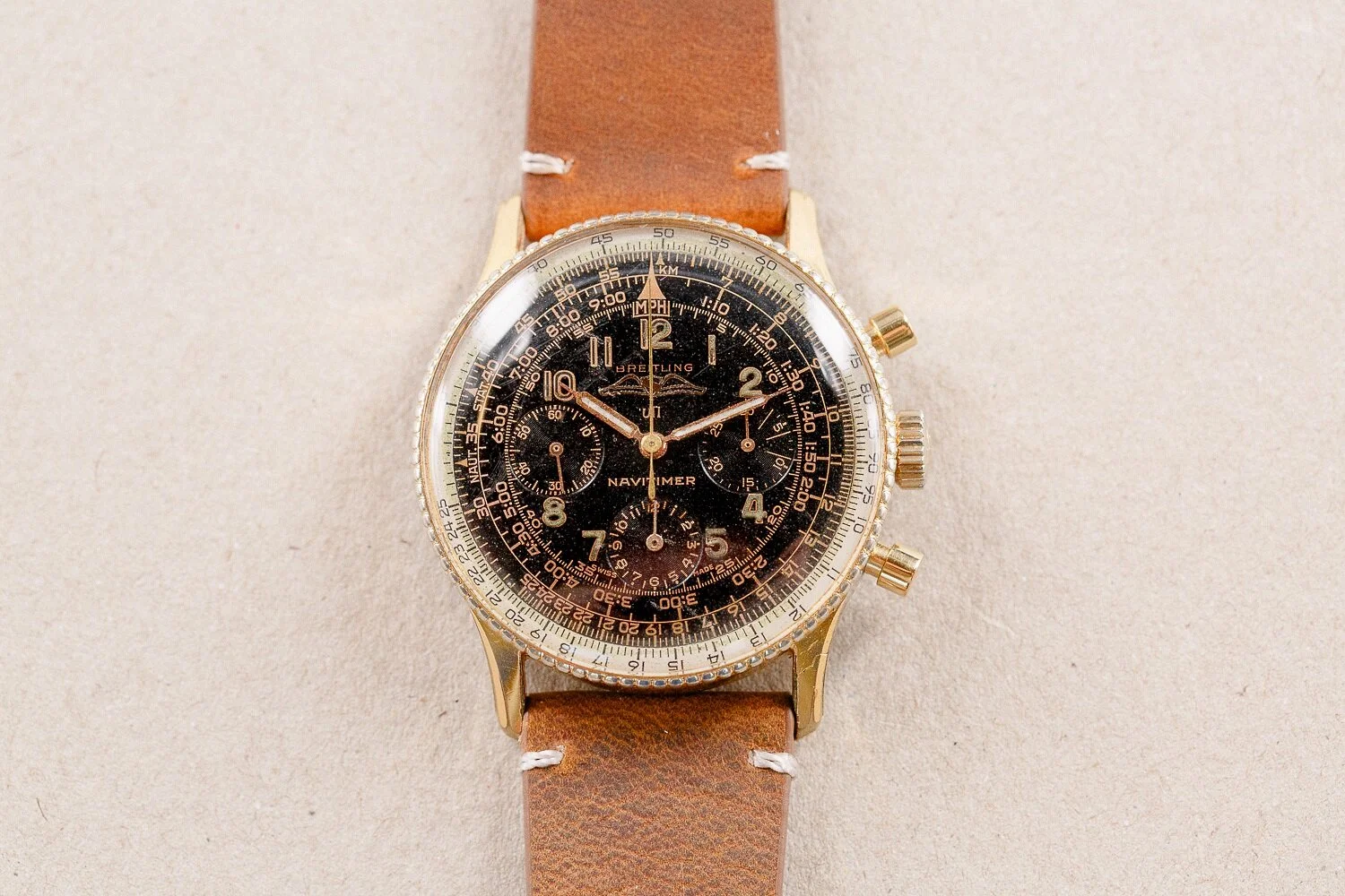 Breitling_UTI_Navitimer_806_Gold_Plated_1.jpg