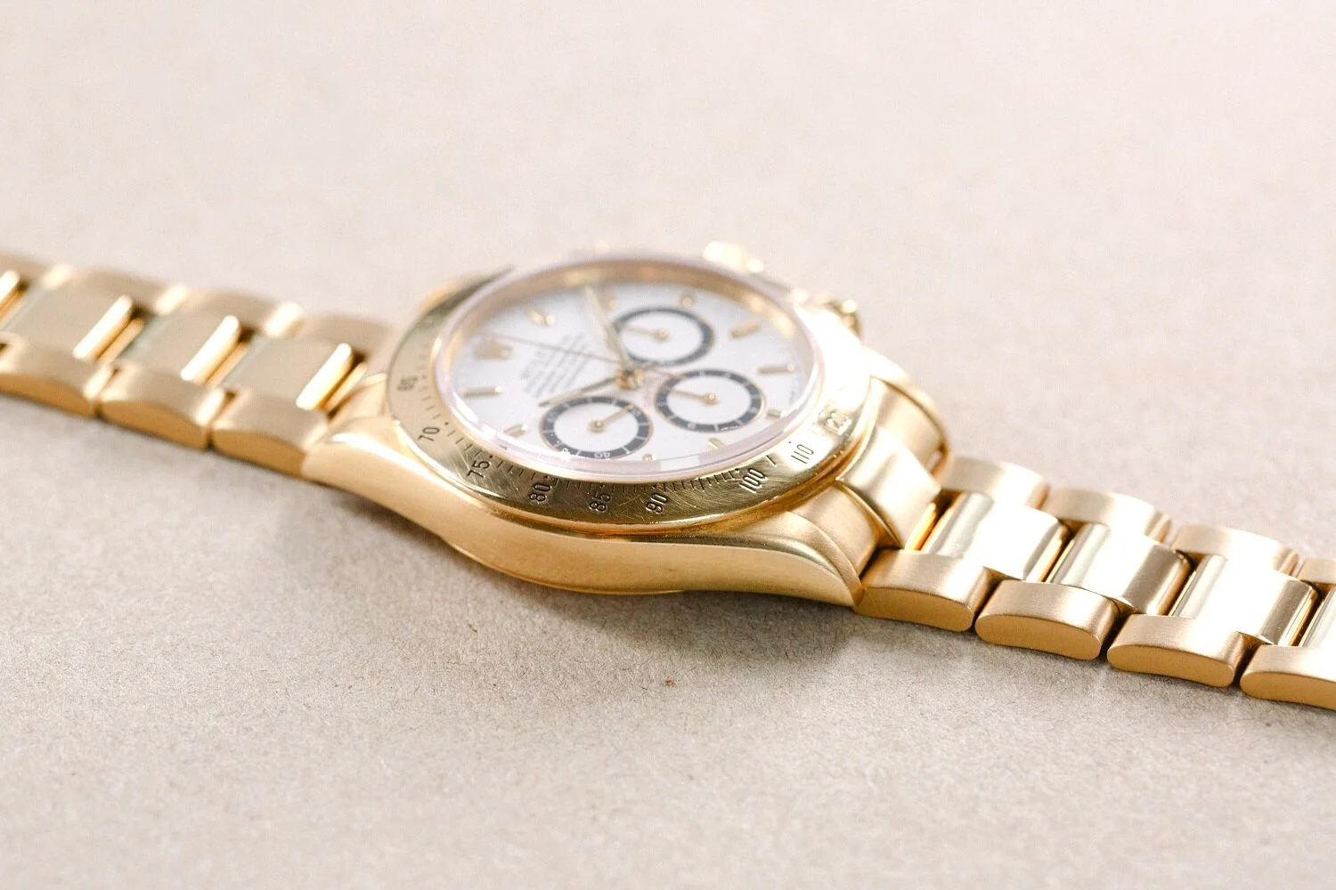 Rolex_18ct_Gold_Cosmograph_Daytona_16528_Zenith_White_6.jpg
