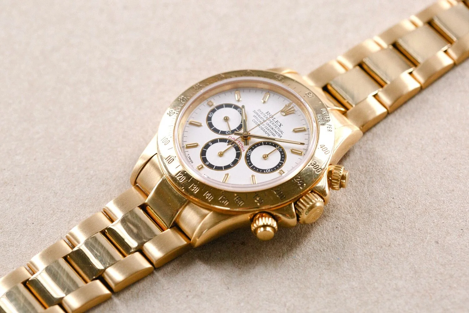 Rolex_18ct_Gold_Cosmograph_Daytona_16528_Zenith_White_15.jpg