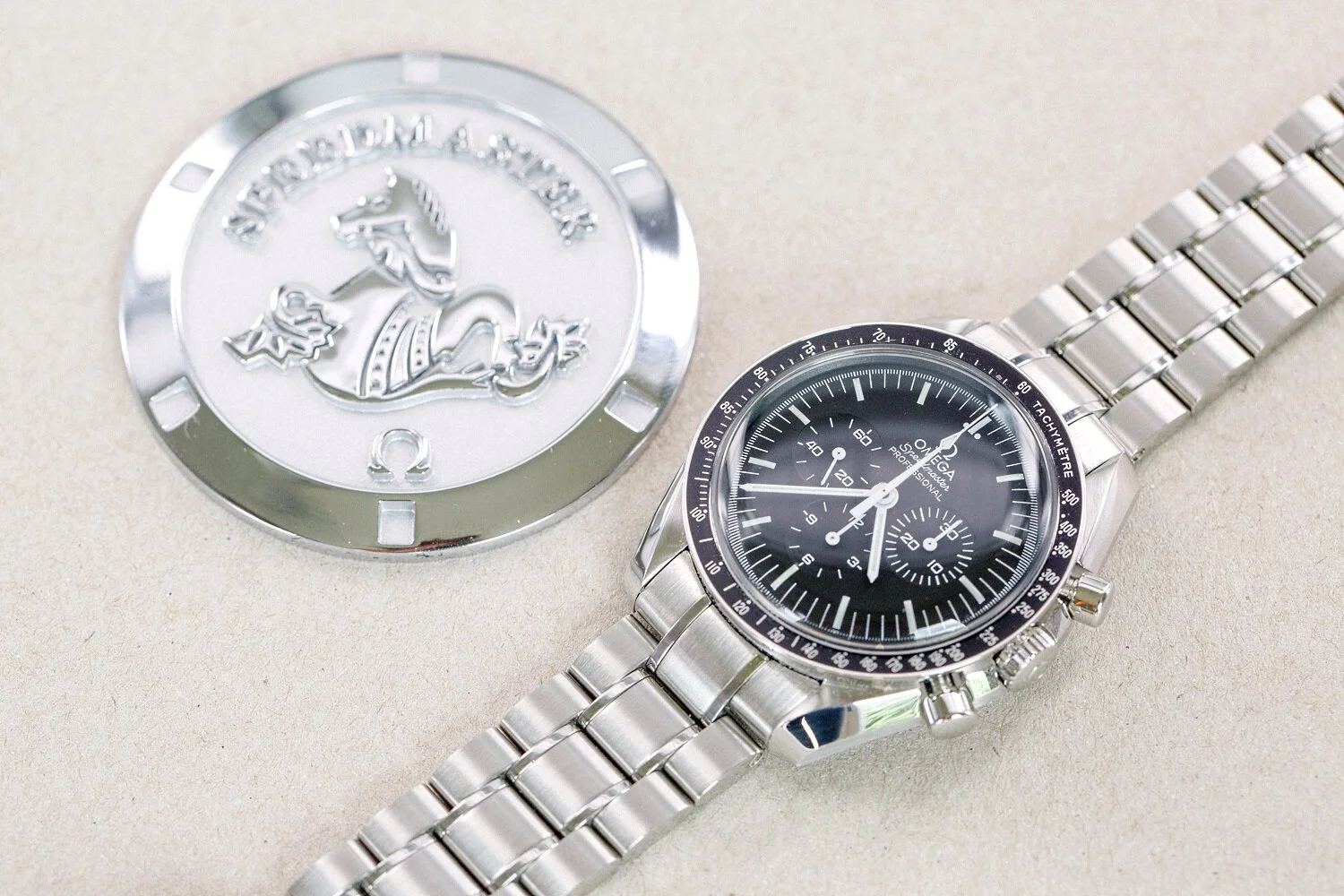 Omega_Speedmaster_Moonwatch_2019_unworn_19.jpg