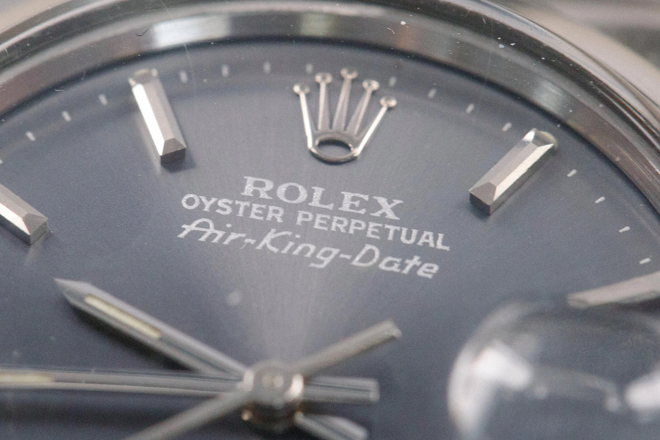 Rolex_AirKing_Date_5700_Grey_Gilt_4.jpg