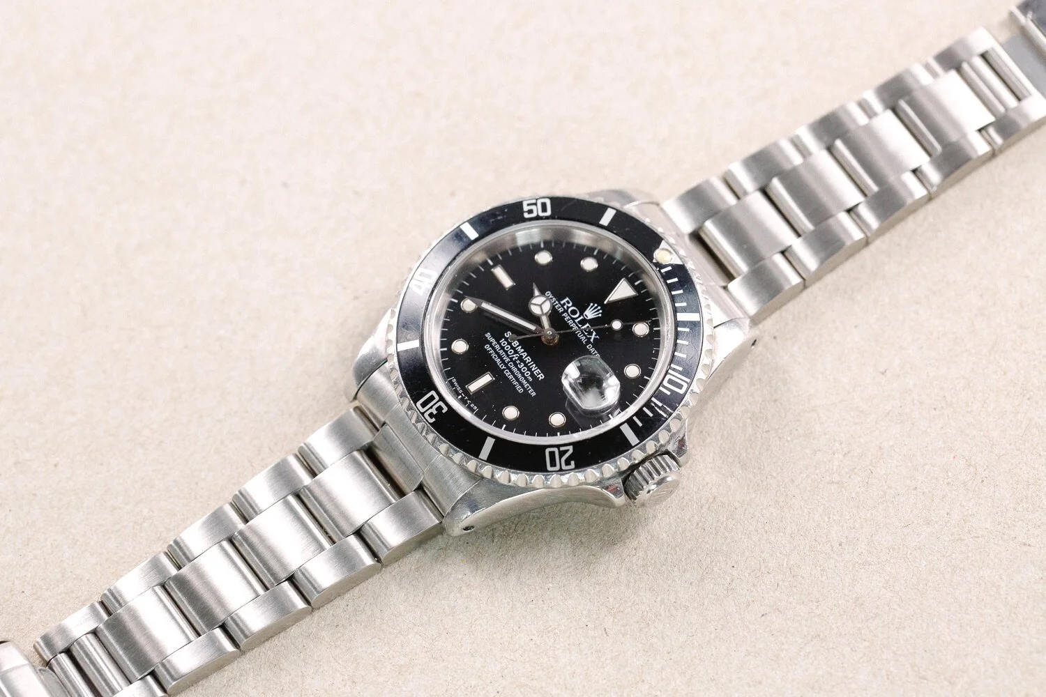 Rolex_16610_Submariner_Date_1989_L_Serial_12.jpg