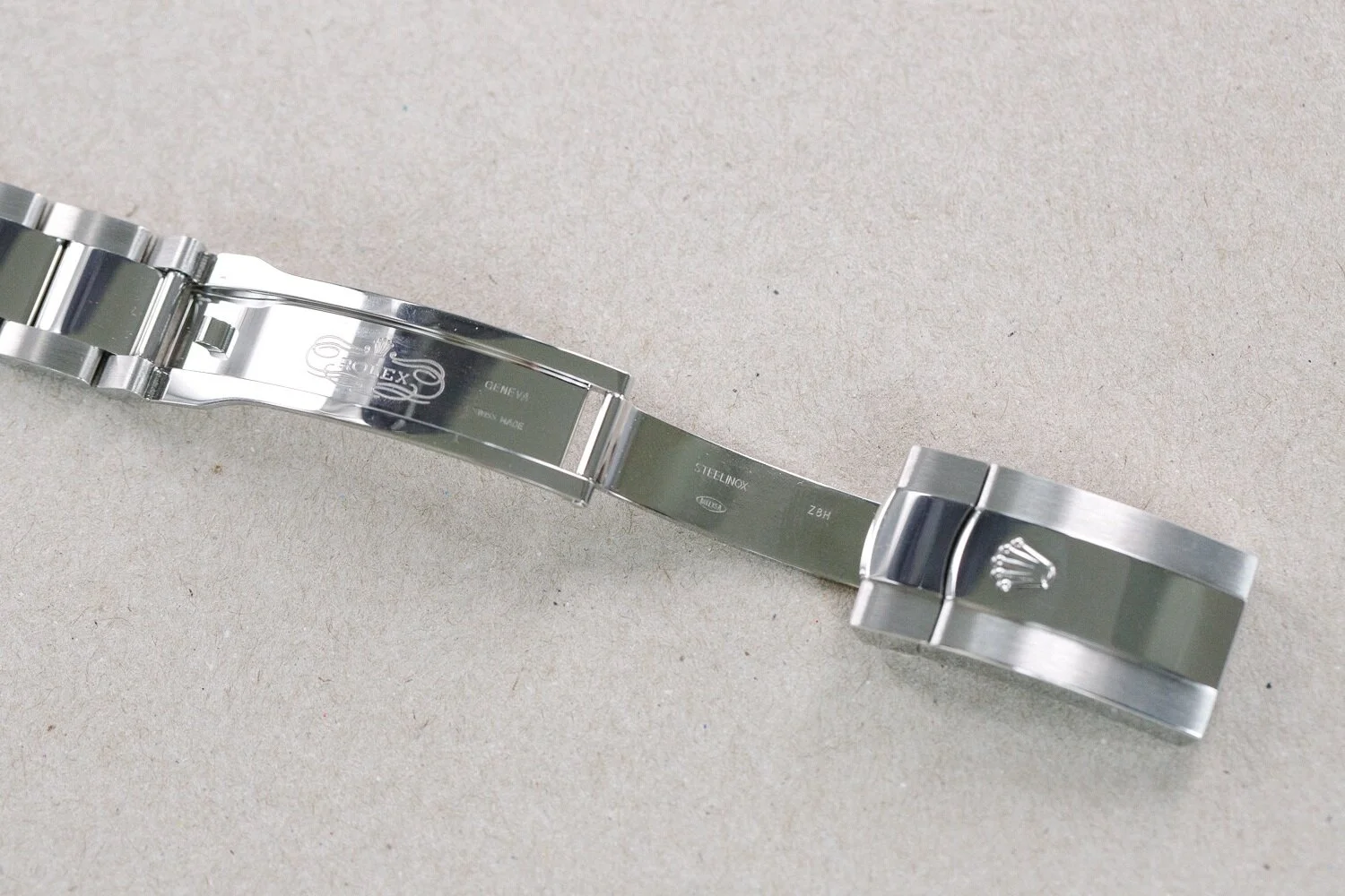 Rolex_Wimbledon_Datejust_41_Full_Set_126300_New_2020_6.jpg