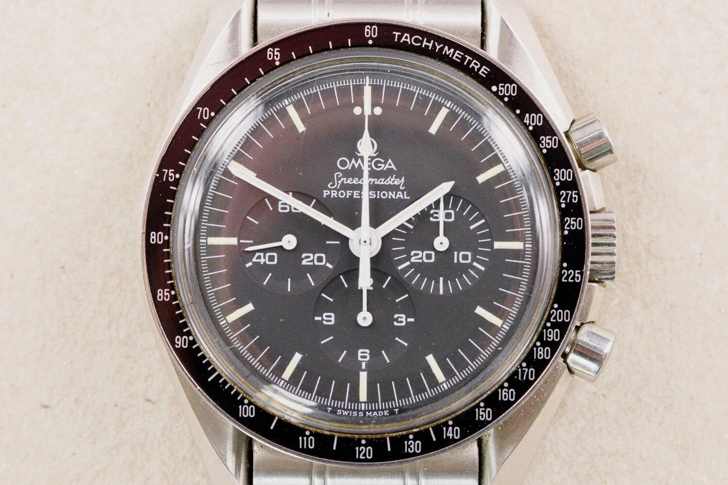 Omega_Speedmaster_MoonWatch_145022_3590_Fir_Tree_Tritium_2.jpg