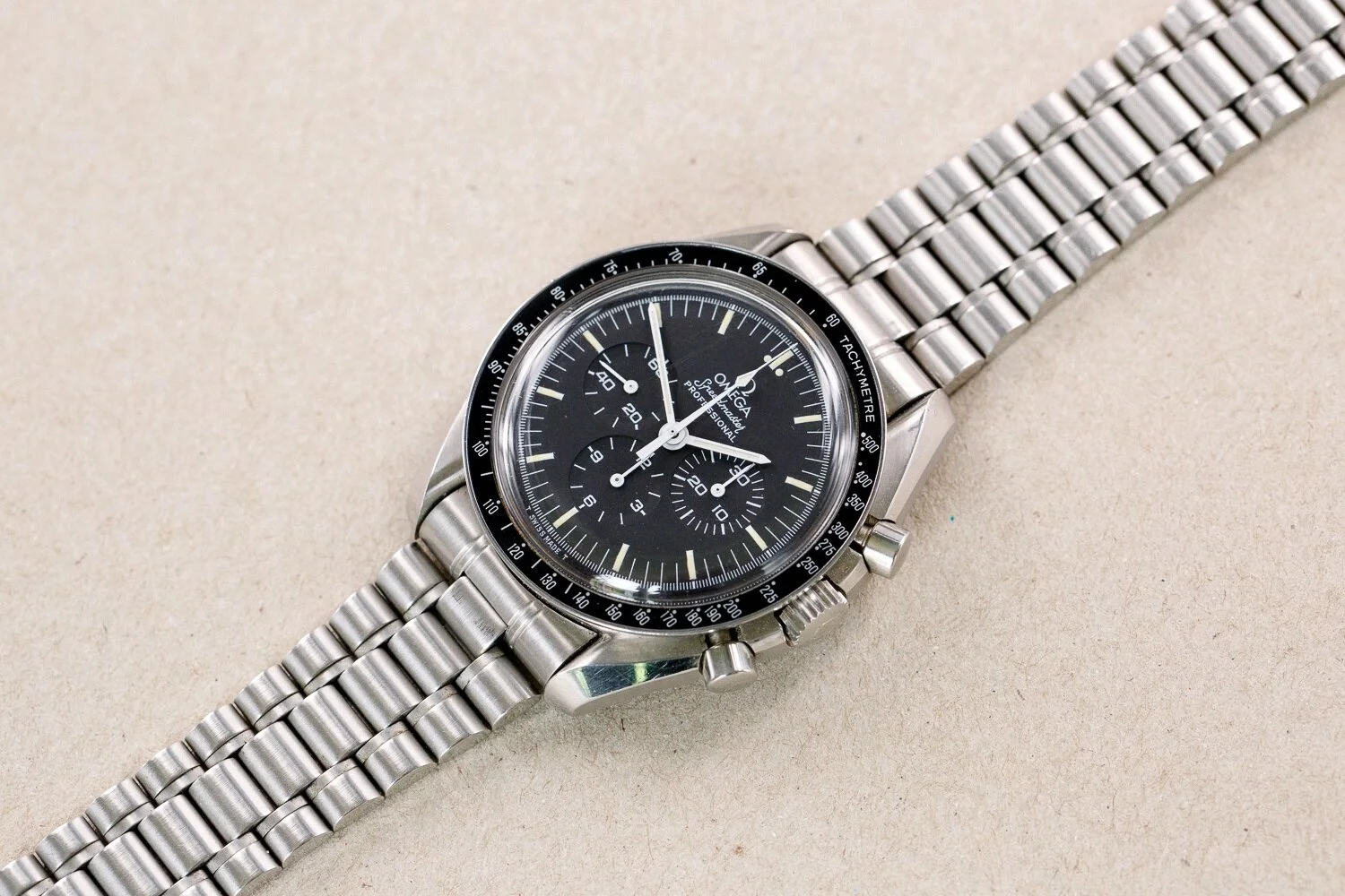 Omega_Speedmaster_MoonWatch_145022_3590_Fir_Tree_Tritium_18.jpg