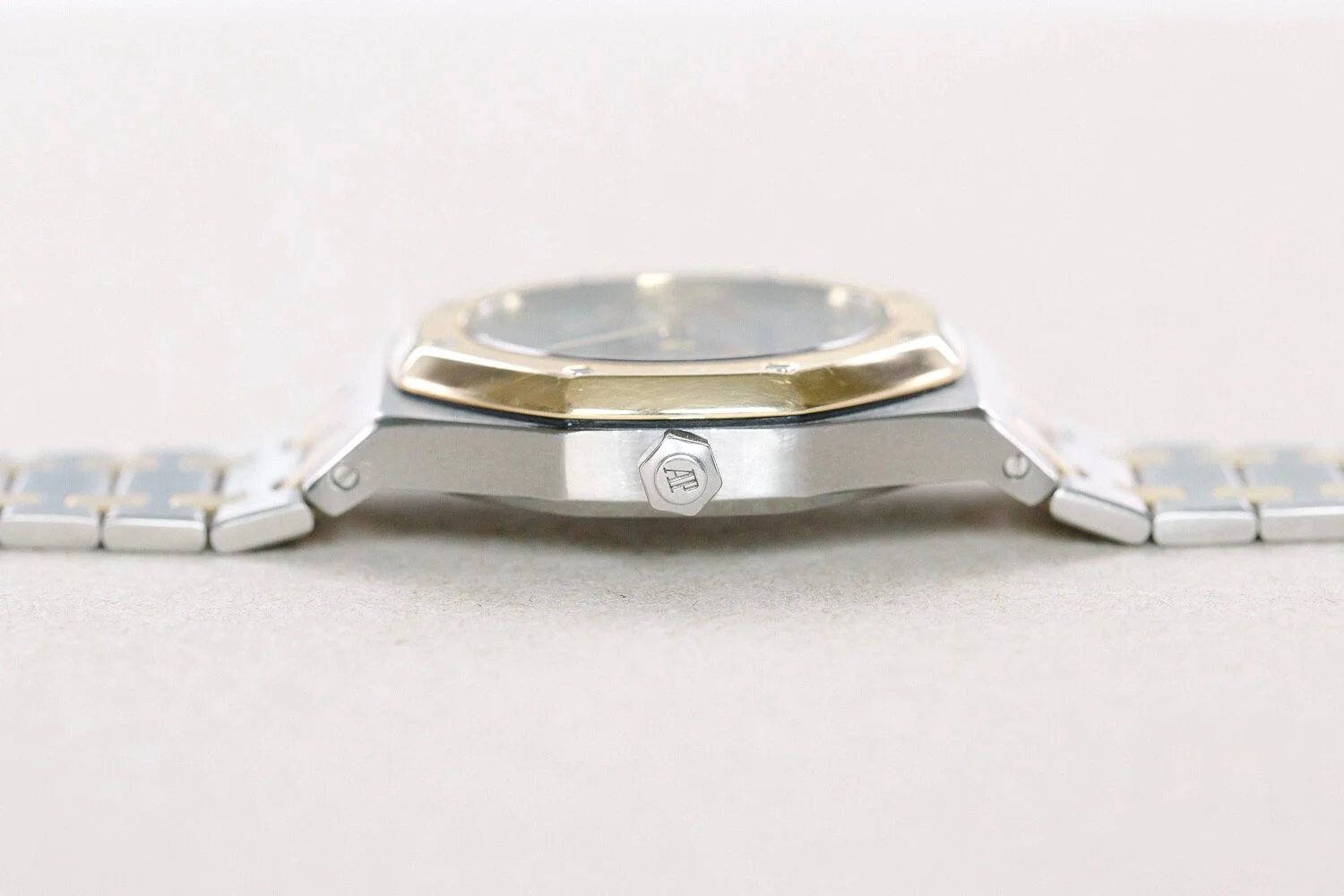 Audemars_Piguet_Royal Oak_25594SA_Calendar_Moonphase_6.jpg