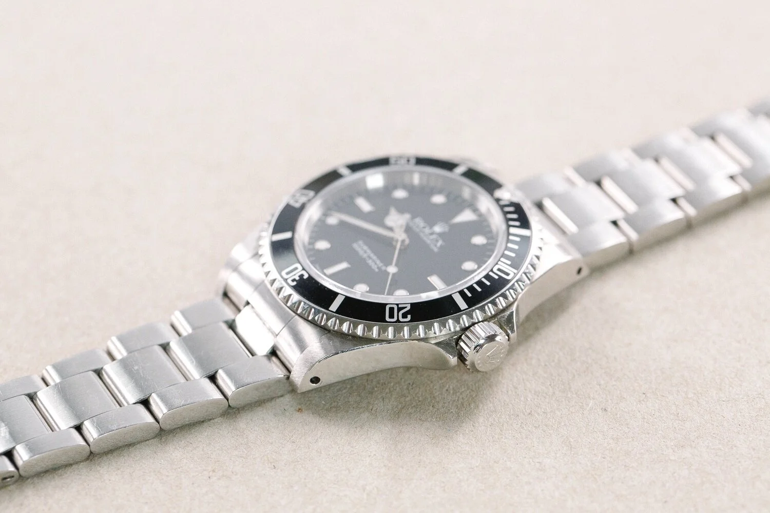 Rolex_14060_Submariner_2_line_1997_Tritium_3.jpg