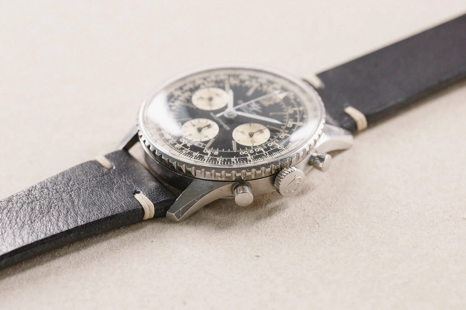 Breitling_806_Navitimer_Small_Eye_1966_Black_3.jpg