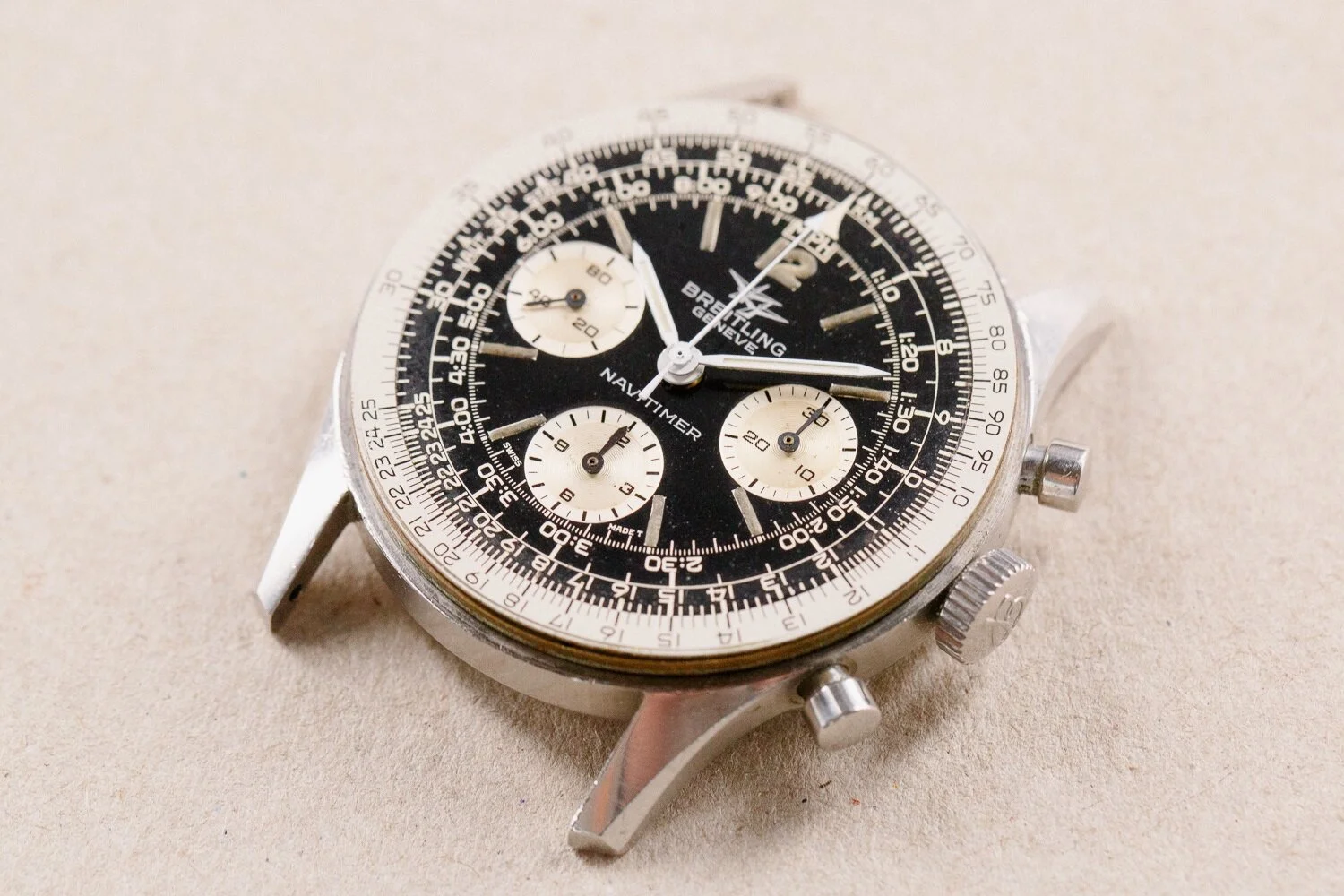 Breitling_806_Navitimer_Small_Eye_1966_Black_14.jpg