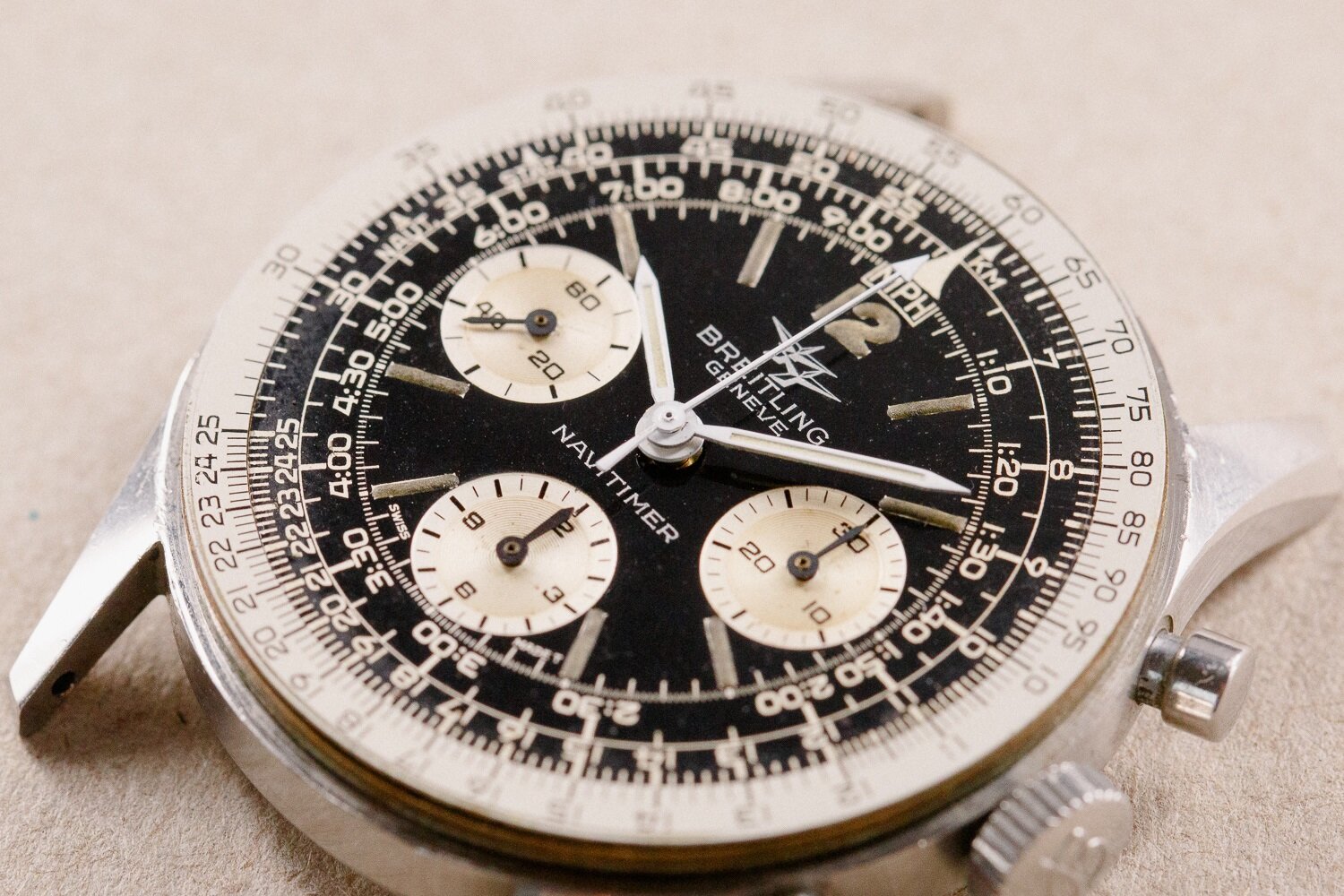Breitling_806_Navitimer_Small_Eye_1966_Black_15.jpg