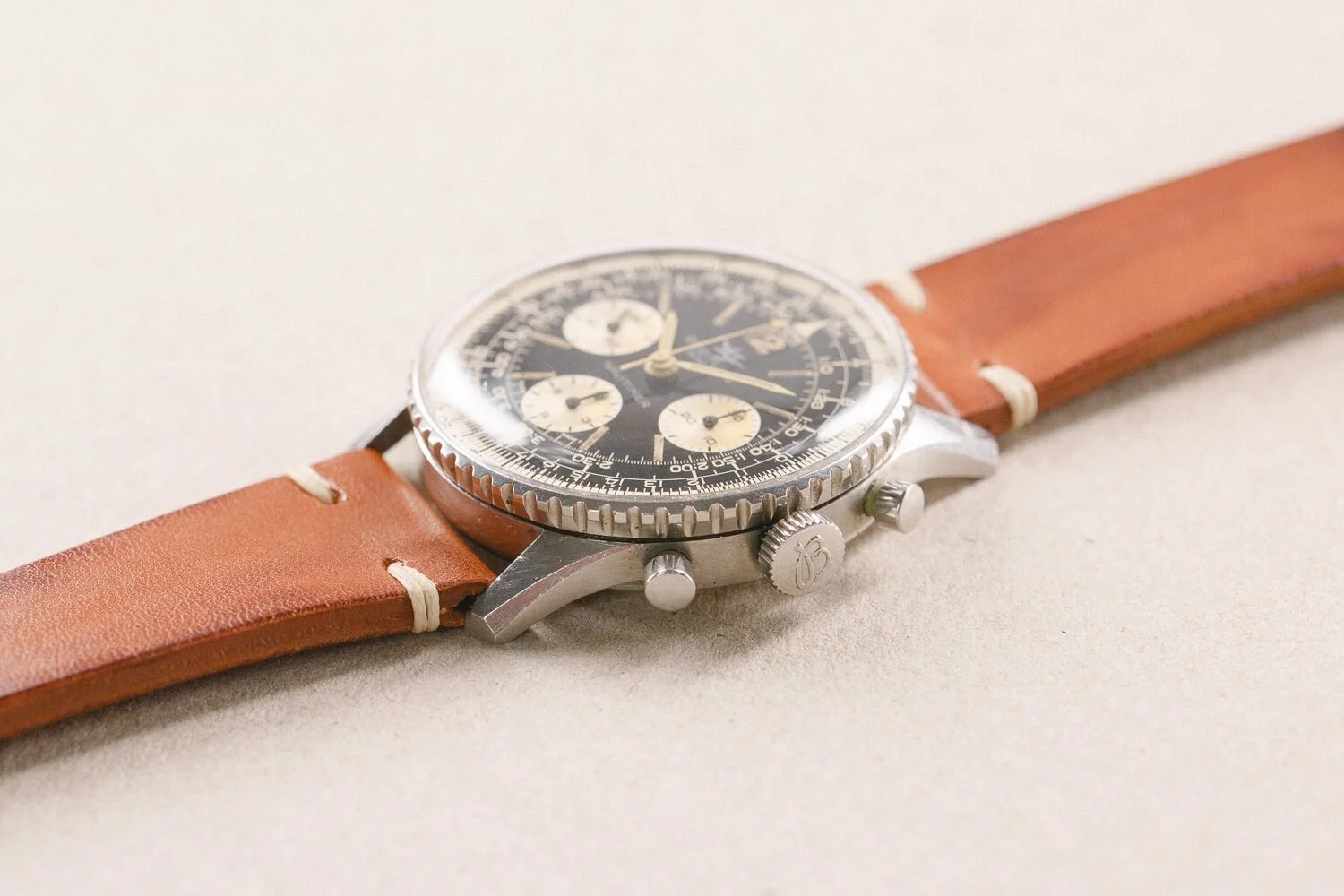 Breitling_806_Navitimer_Small_Eye_1966_Cream_Patina_4.jpg