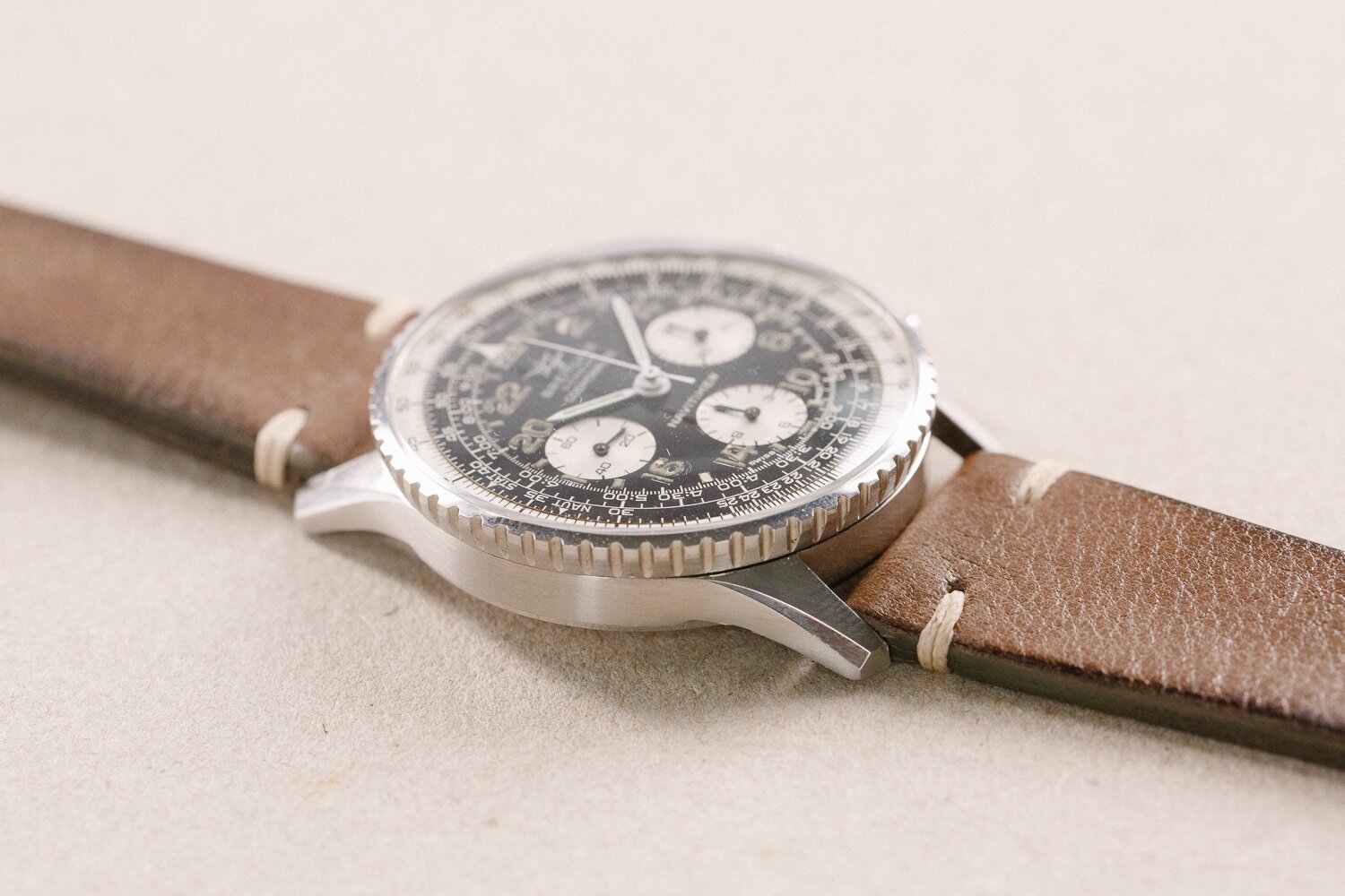Breitling_809_Cosmonaute_Navitimer_1965_Tabac_4.jpg