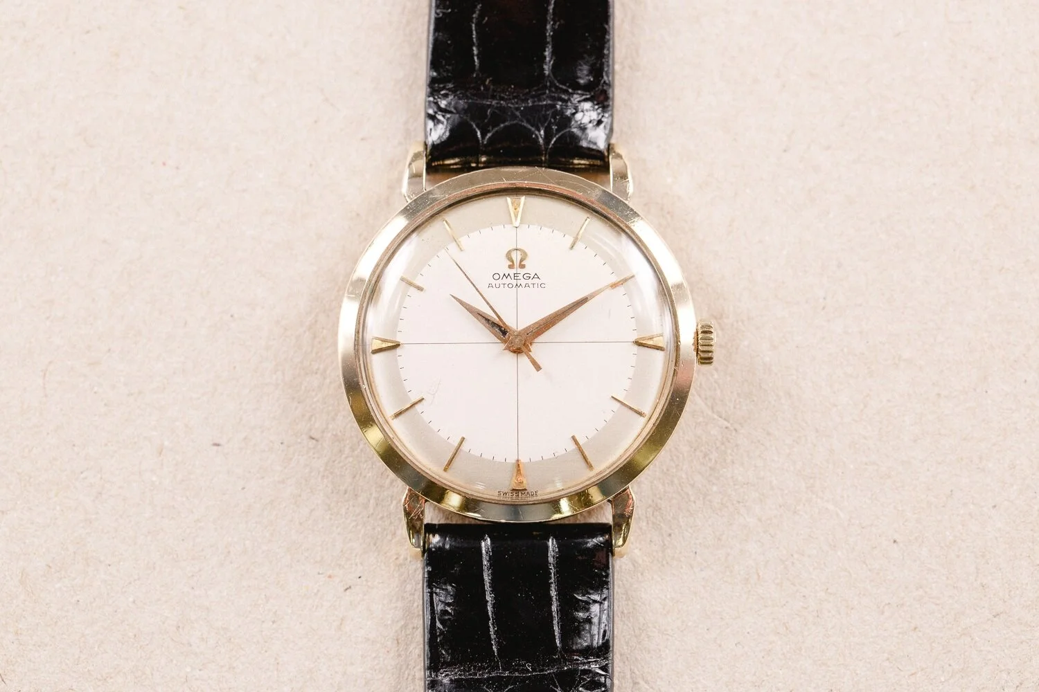 Omega_9ct_Gold_Automatic_501_Black_1959_2.jpg