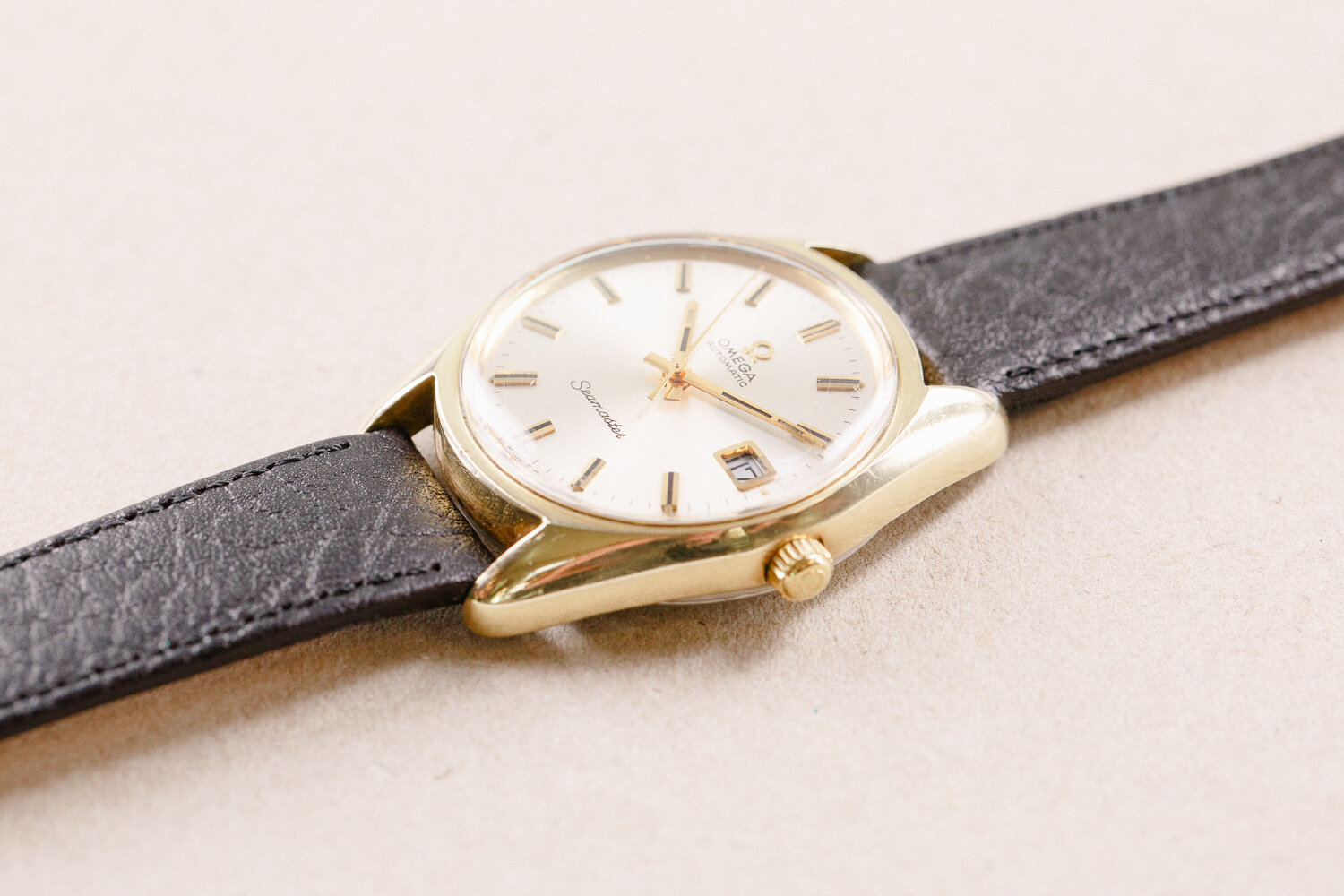 Omega_Seamaster_Gold_Capped_Automatic_565_Black_1971_4.jpg