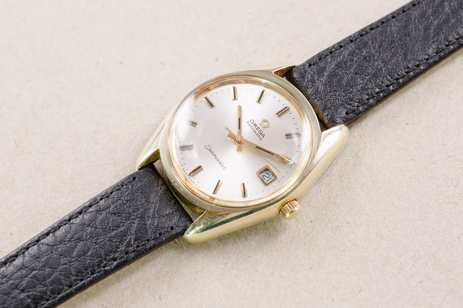 Omega_Seamaster_Gold_Capped_Automatic_565_Black_1971_16.jpg