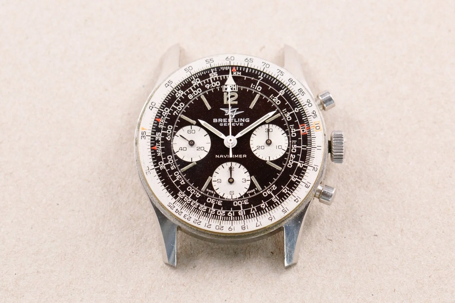 Breitling_806_Navitimer_Red_Box_10_1969_Khaki_Patina_9.jpg