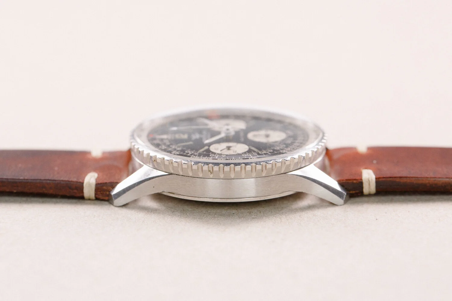 Breitling_806_Navitimer_Red_Box_10_1969_Khaki_Patina_7.jpg