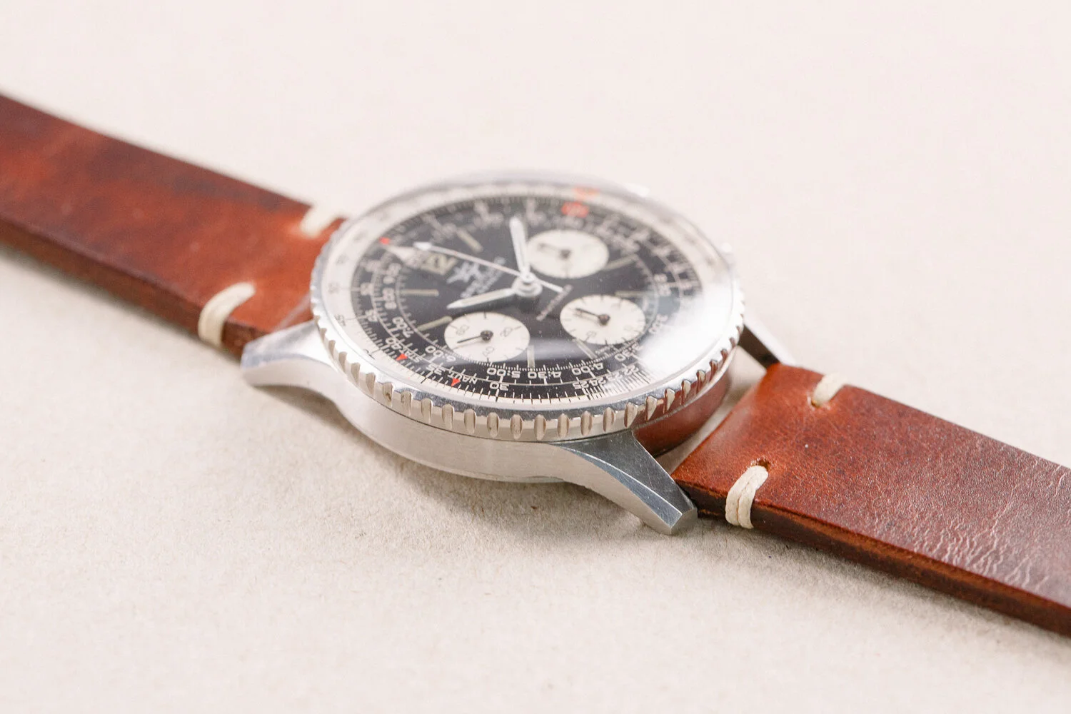 Breitling_806_Navitimer_Red_Box_10_1969_Khaki_Patina_5.jpg