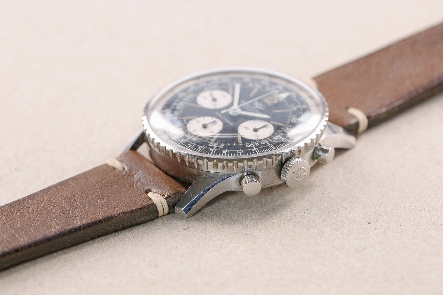 Breitling_806_Navitimer_Small_Eye_1966_Tabac_4.jpg