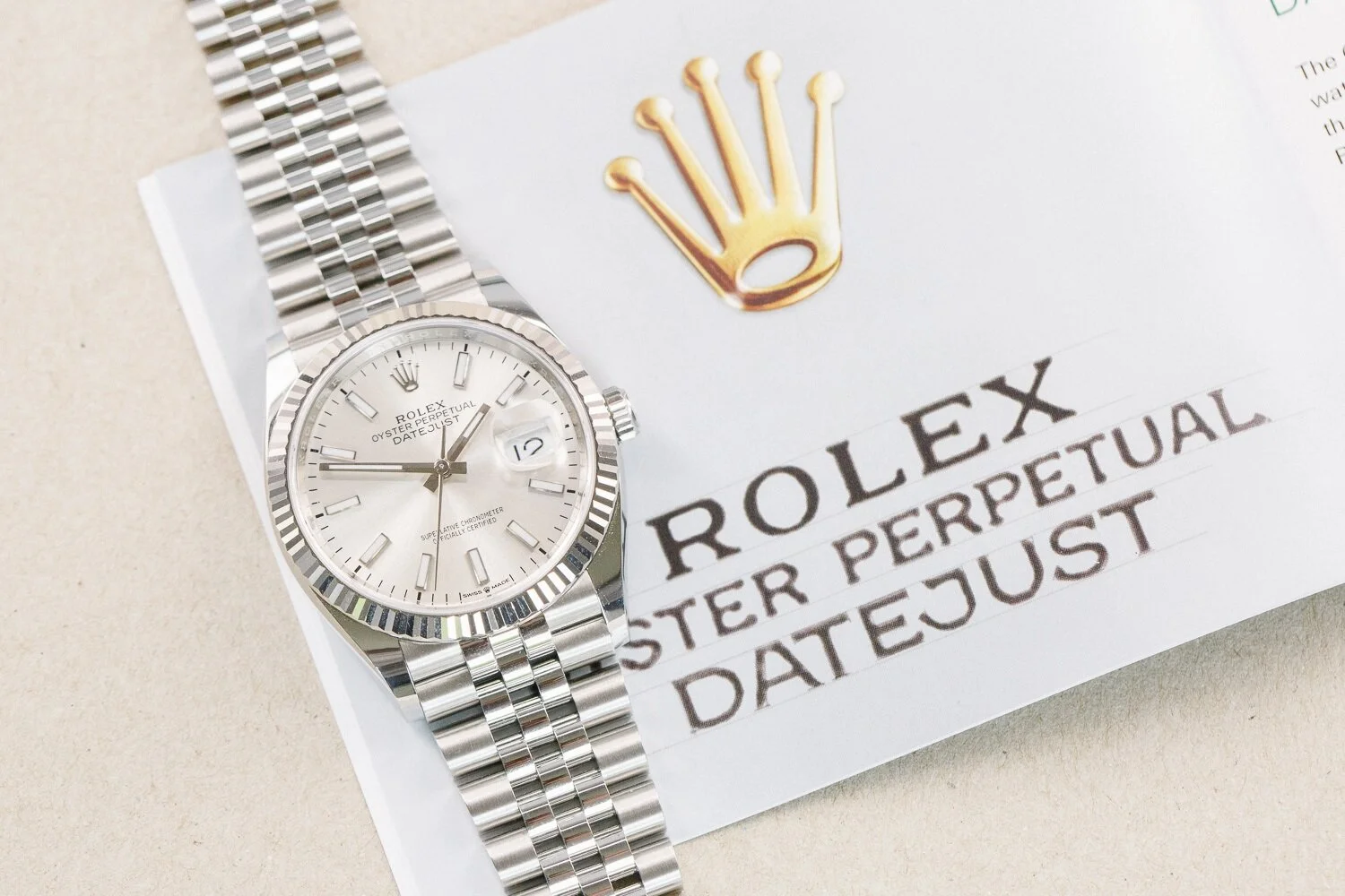 Rolex_Datejust_126234_on_booklet.jpg