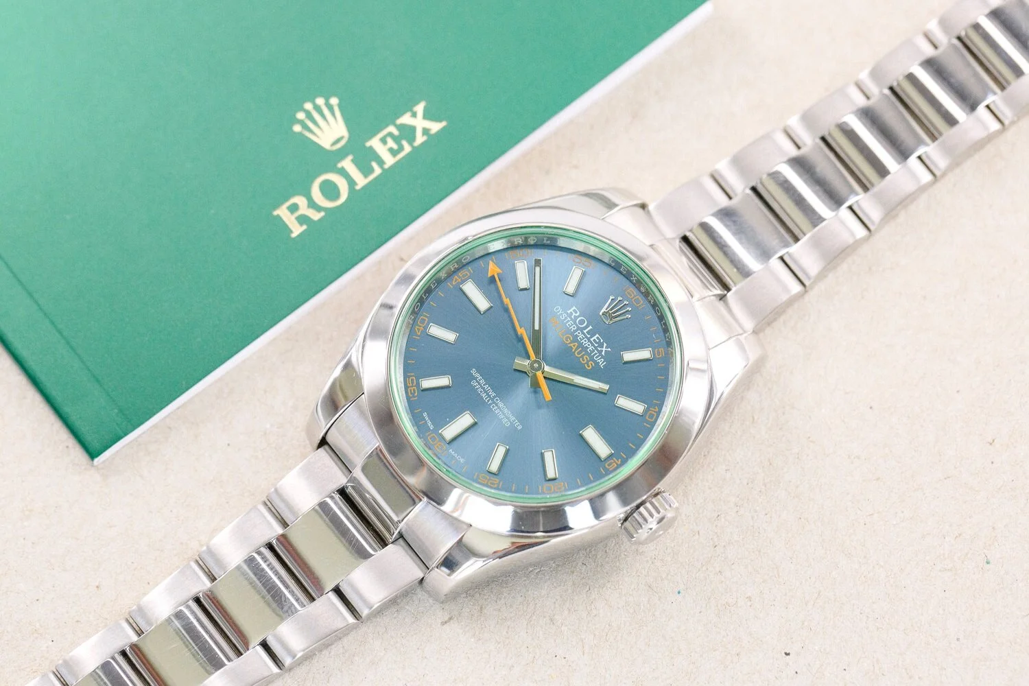 Rolex_Milgauss_116400GV_Blue_Box_Papers_2015_16.jpg