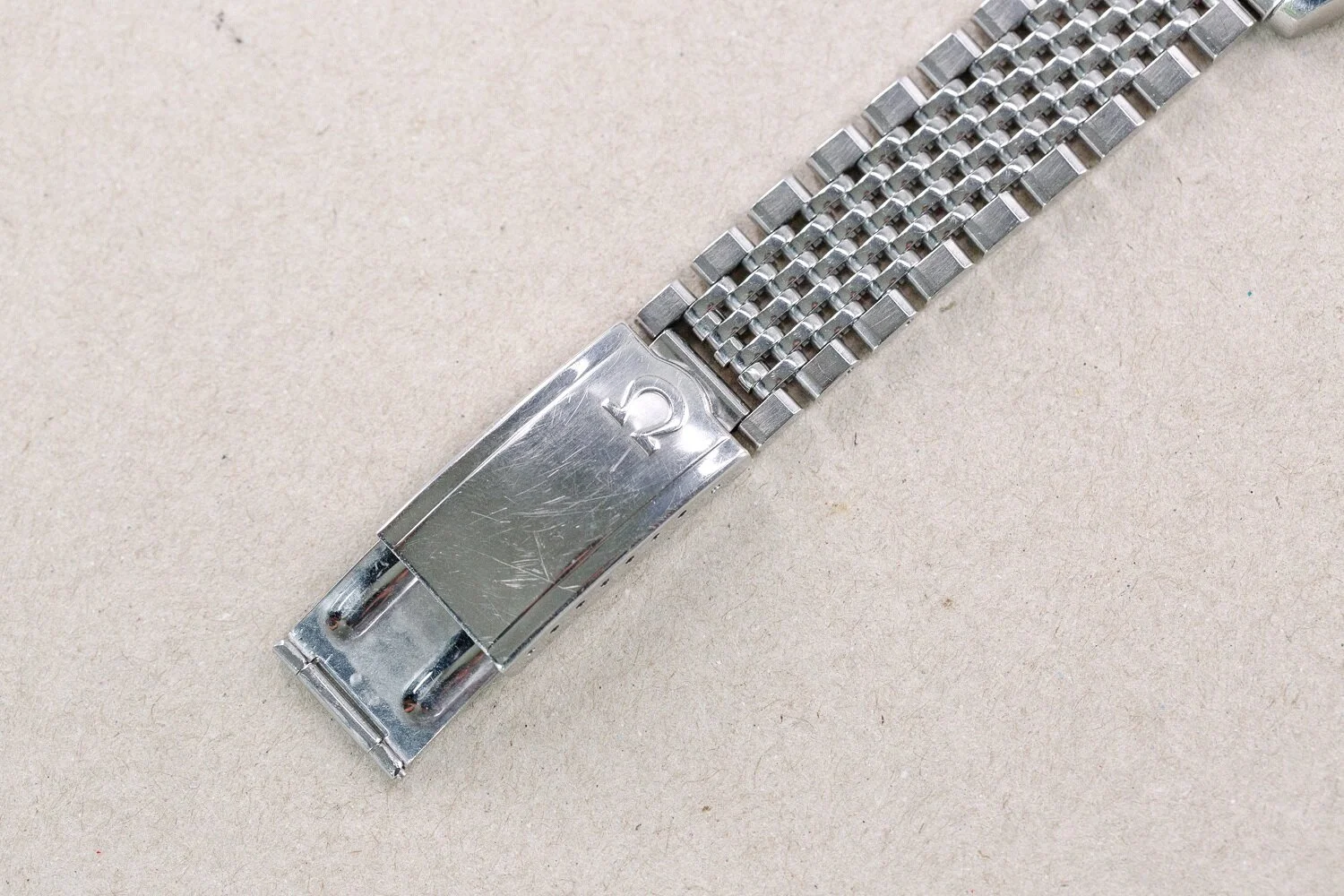 Omega_Seamaster_1012_Beads_Of_Rice_Silver_1972_9.jpg