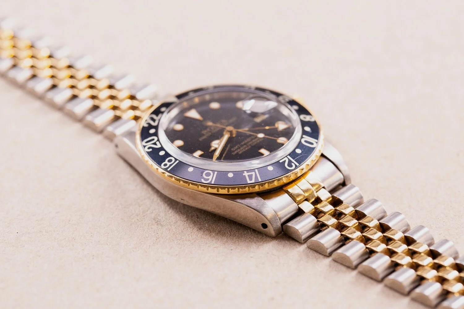 Rolex_GMTMaster_16573_Steel_18ct_Gold_Black_Jubilee_1987_4.jpg