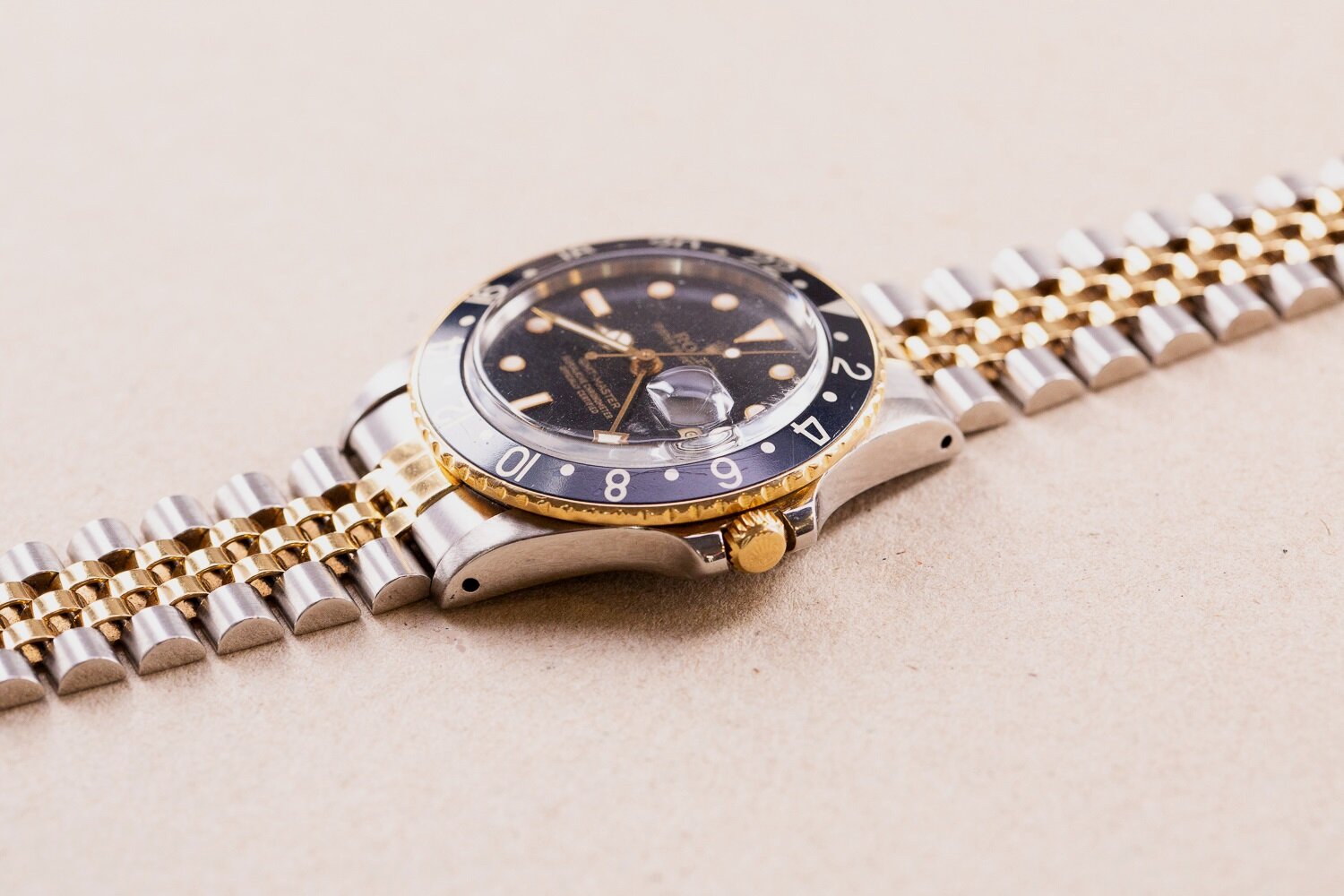 Rolex_GMTMaster_16573_Steel_18ct_Gold_Black_Jubilee_1987_3.jpg