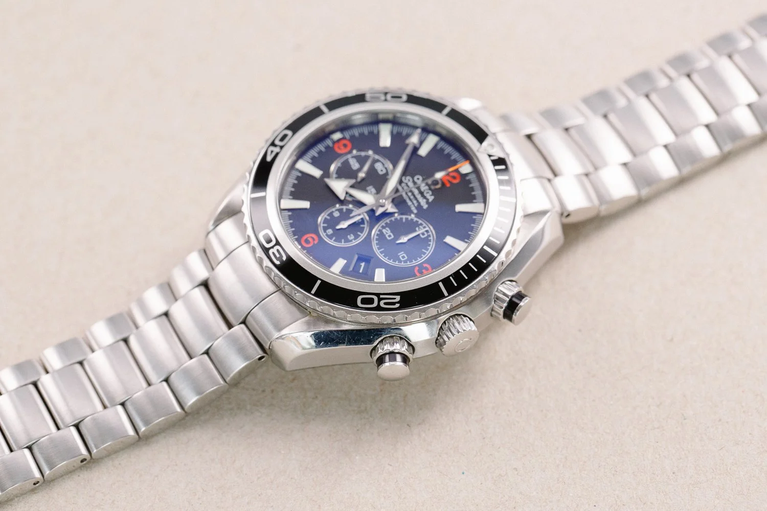 Omega_PlanetOcean_Chronograph_Case_Cards_2010_4.jpg