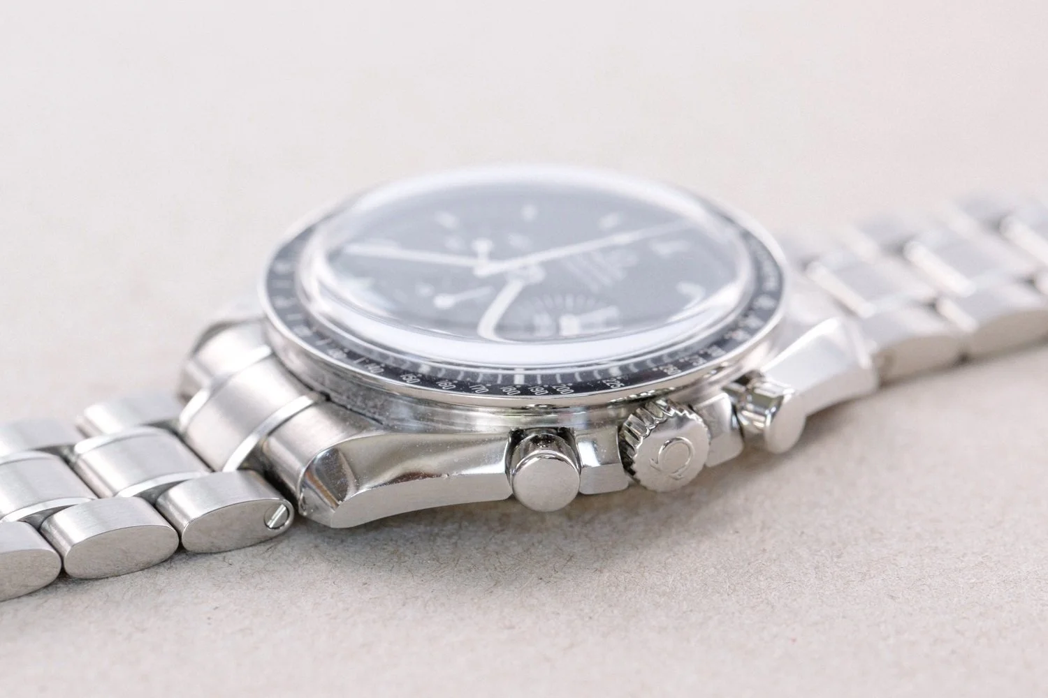 Omega_Speedmaster_Moonwatch_2019_unworn_4.jpg
