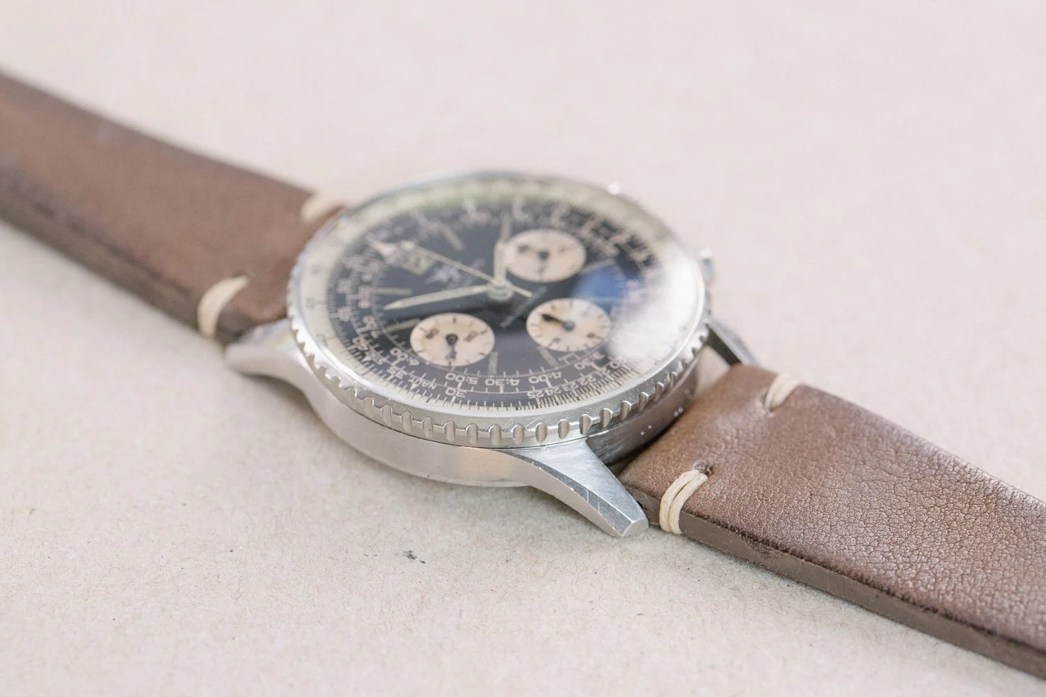 Breitling_806_Navitimer_Gloss_Dial_Patina_1966_Khaki_Brown_4.jpg